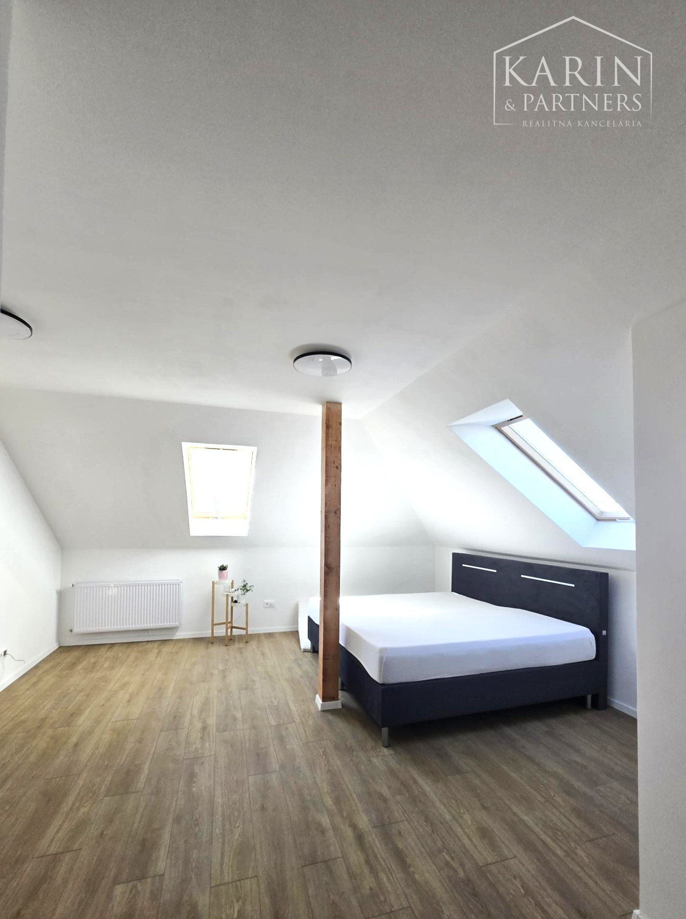 Predaj-rodinný dom 6 izbová novostavba, pozemok 998m2 v Maďarskej obci Bezenye.