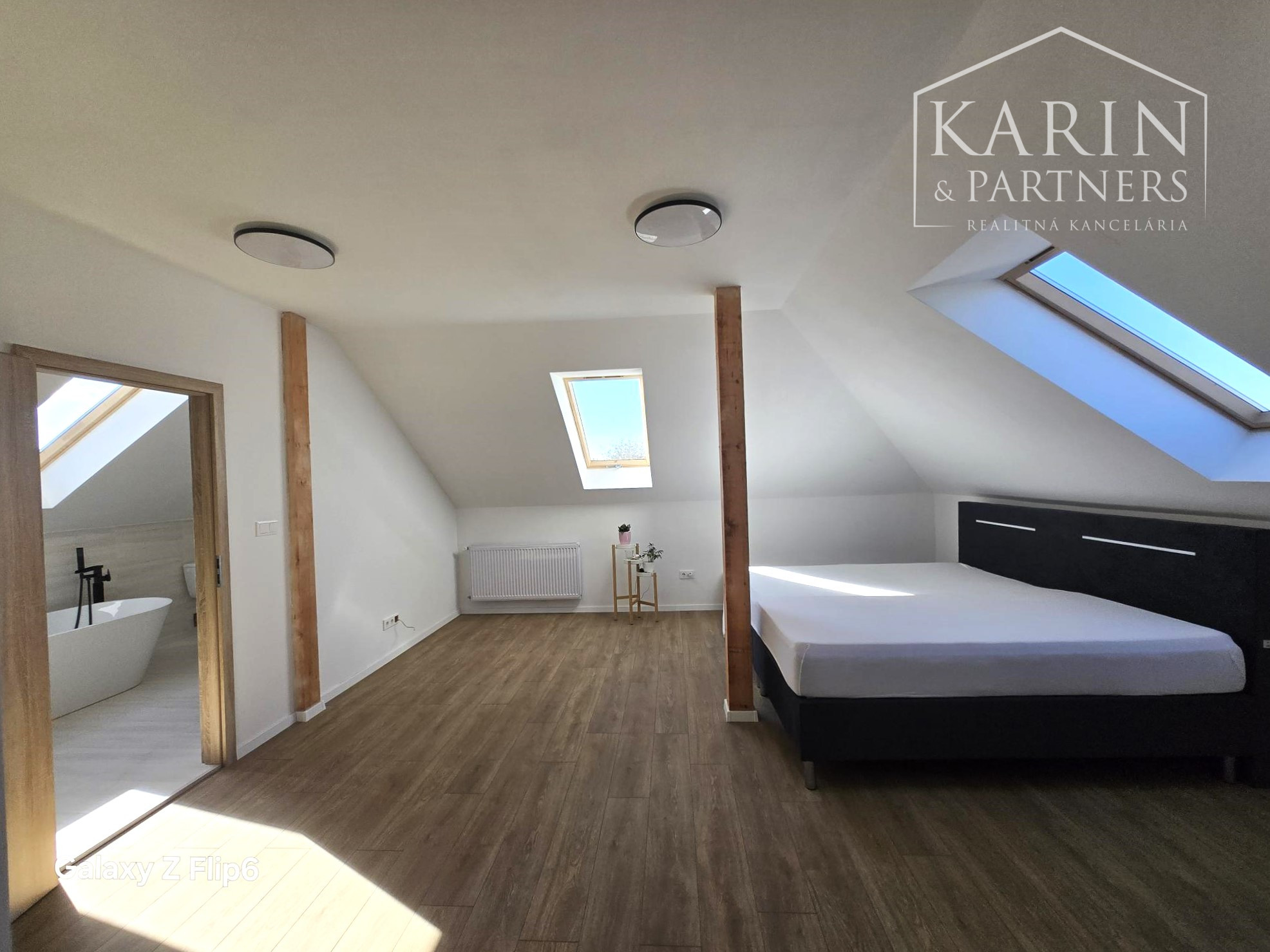 Predaj-rodinný dom 6 izbová novostavba, pozemok 998m2 v Maďarskej obci Bezenye.