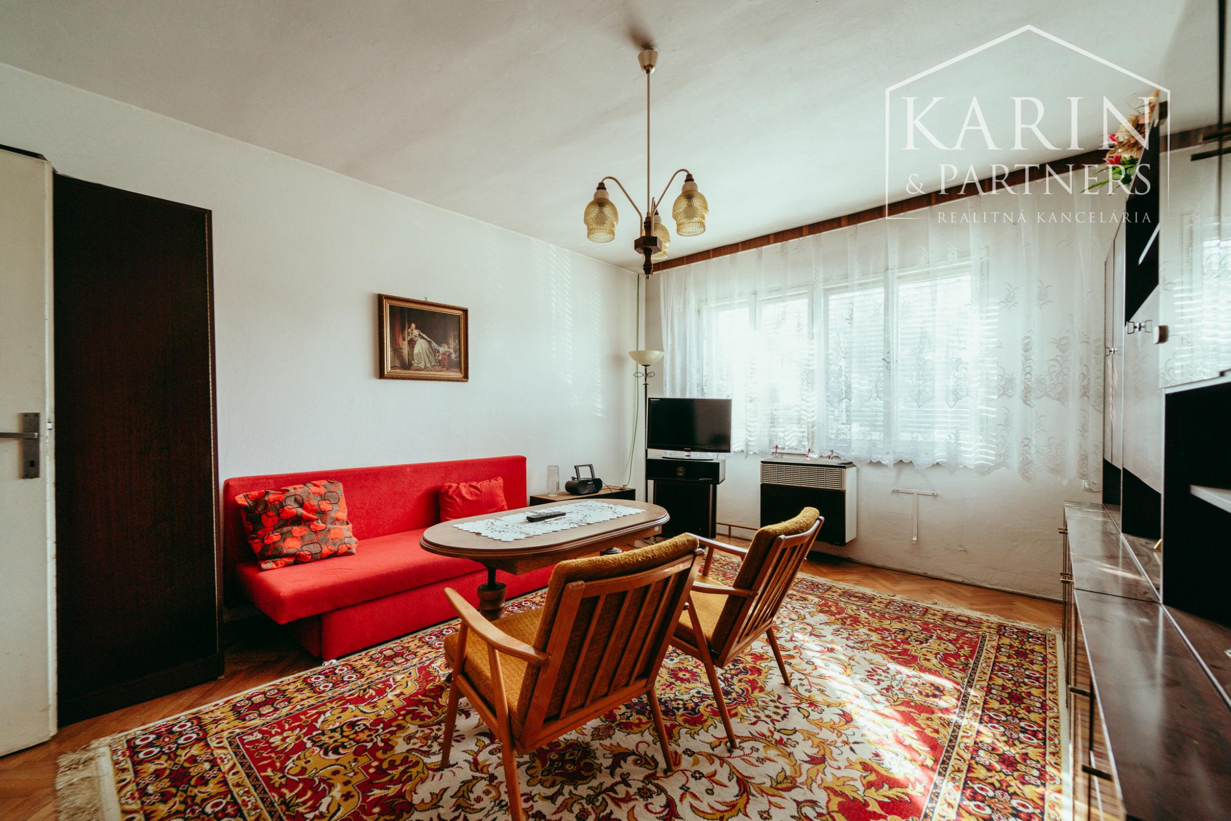 5i. rodinný dom v pôvodnom stave v obci Petrova Ves