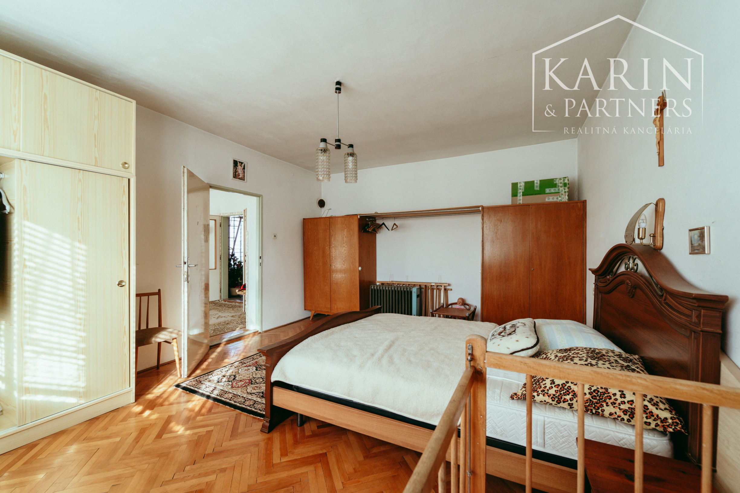 5i. rodinný dom v pôvodnom stave v obci Petrova Ves