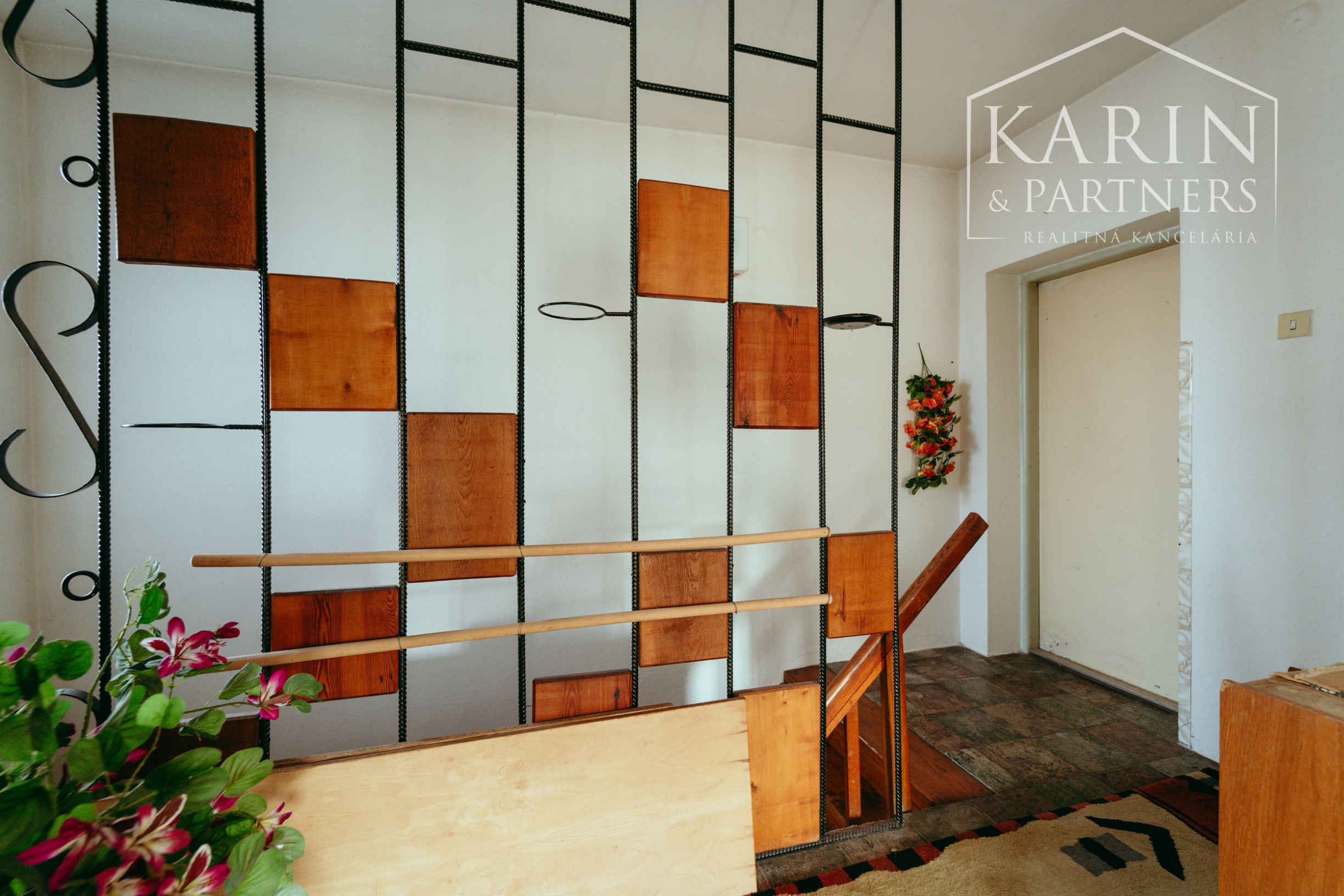 5i. rodinný dom v pôvodnom stave v obci Petrova Ves