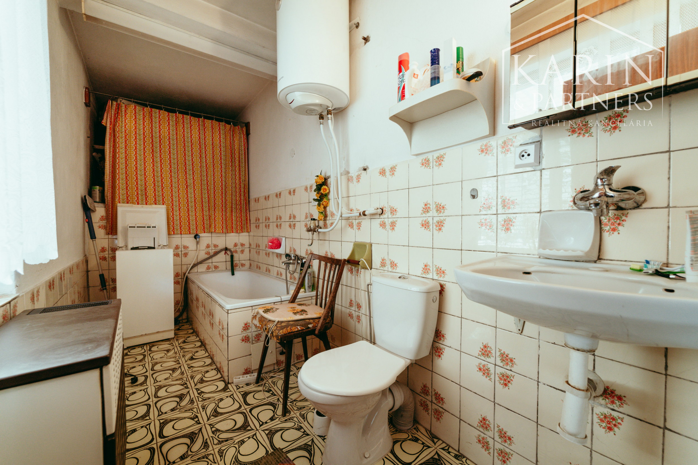 5i. rodinný dom v pôvodnom stave v obci Petrova Ves