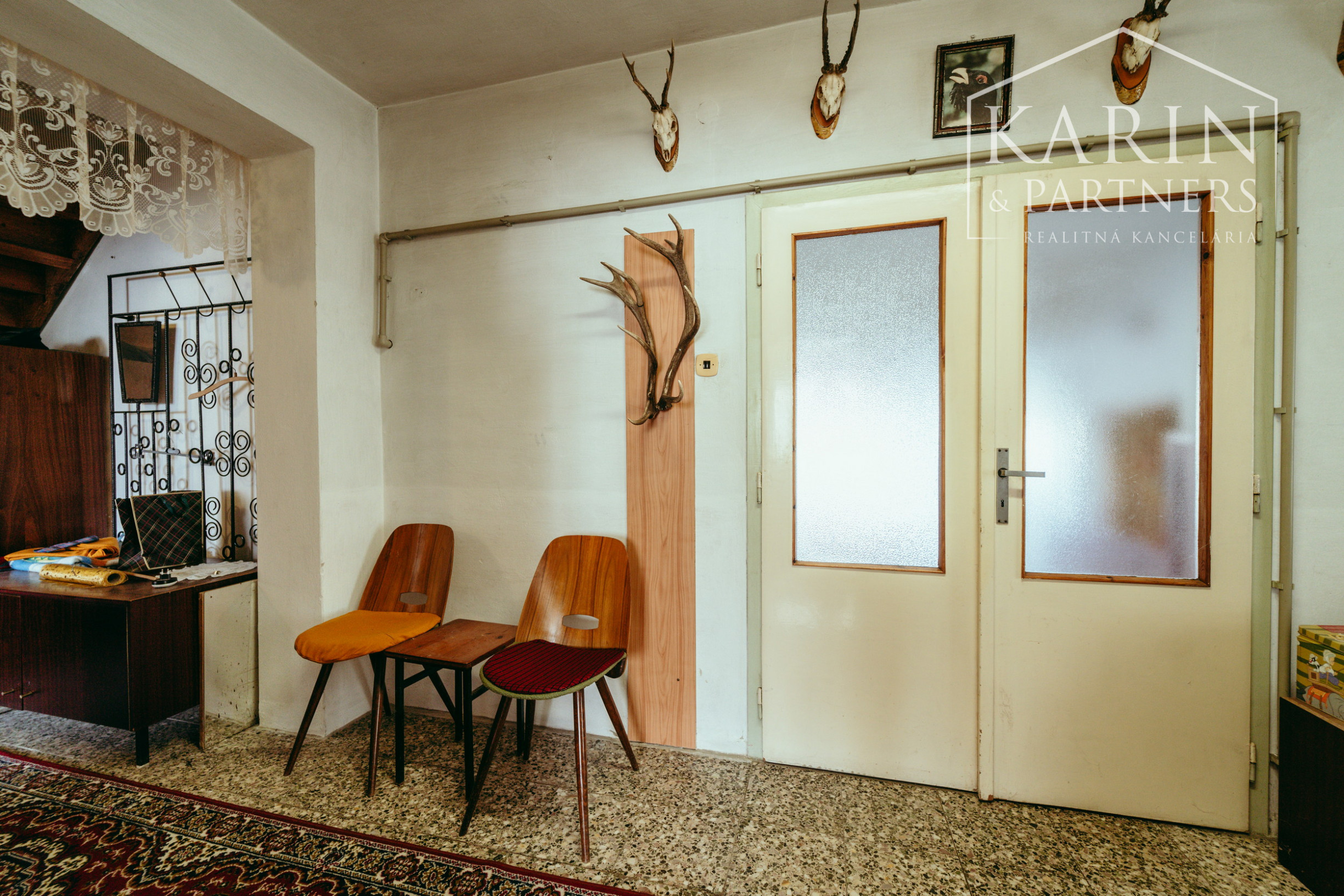 5i. rodinný dom v pôvodnom stave v obci Petrova Ves