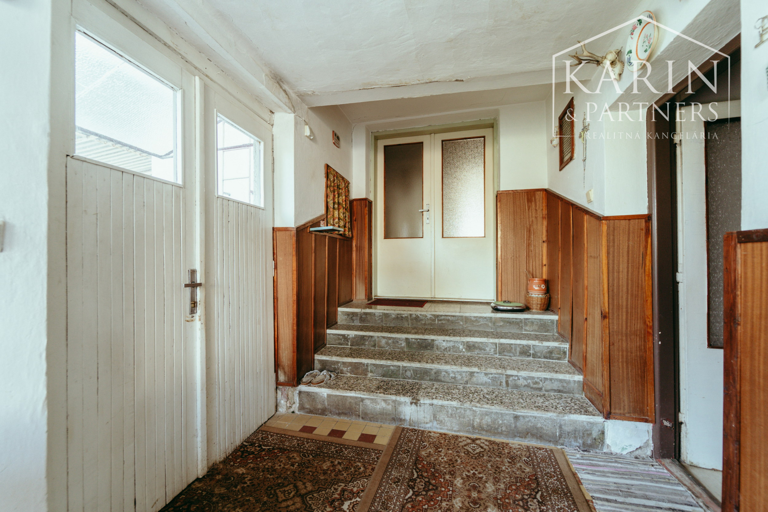 5i. rodinný dom v pôvodnom stave v obci Petrova Ves