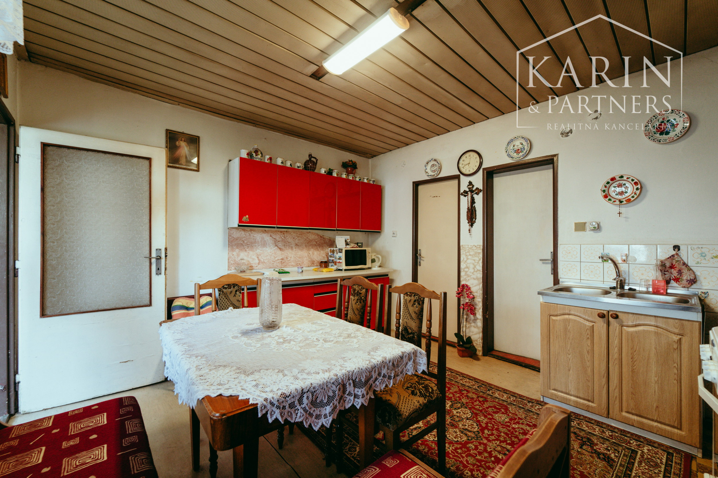 5i. rodinný dom v pôvodnom stave v obci Petrova Ves