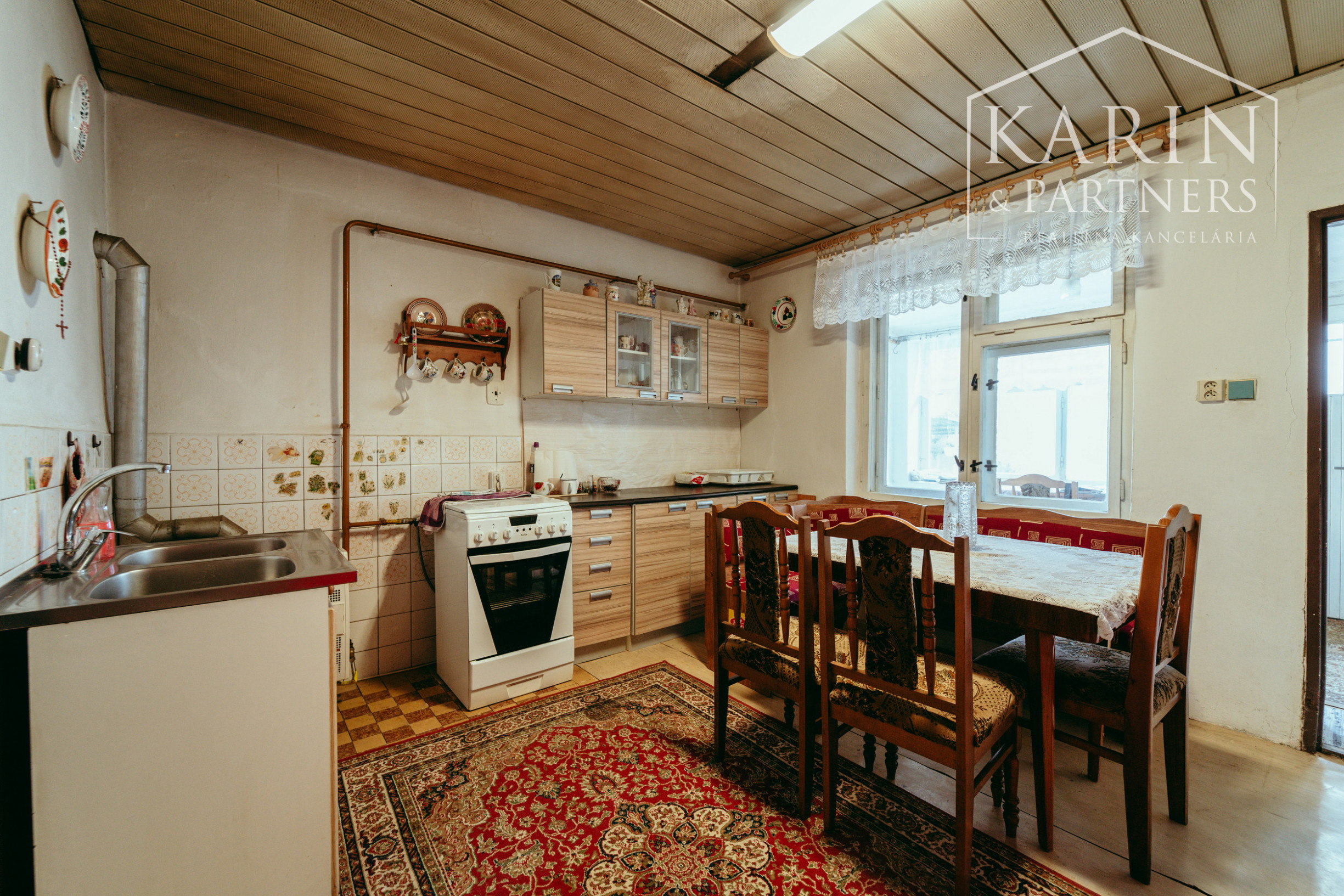 5i. rodinný dom v pôvodnom stave v obci Petrova Ves