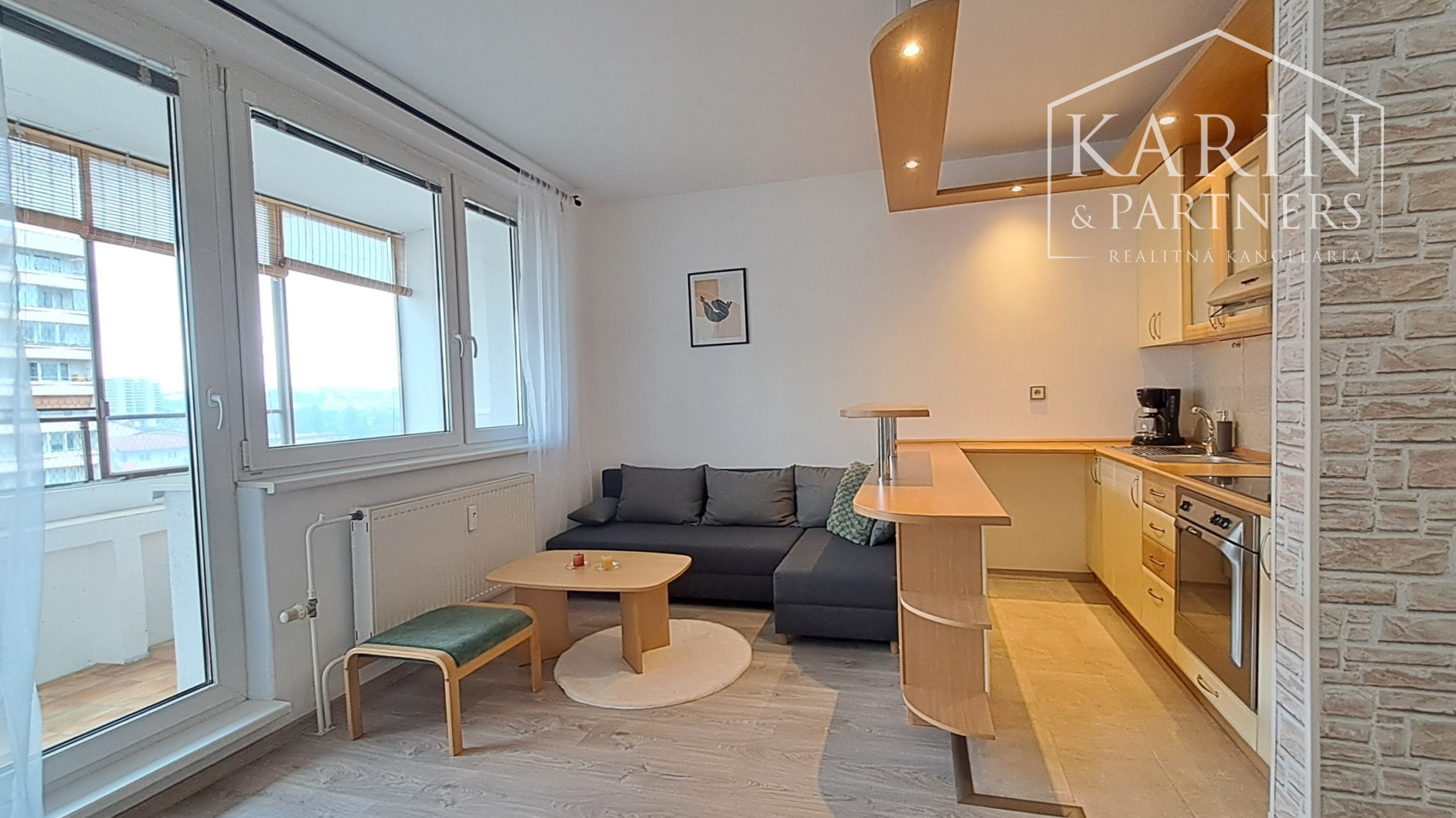 Prenájom zariadený 2-izbový byt, dve lodžie, Šustekova ul., Bratislava V Petržalka