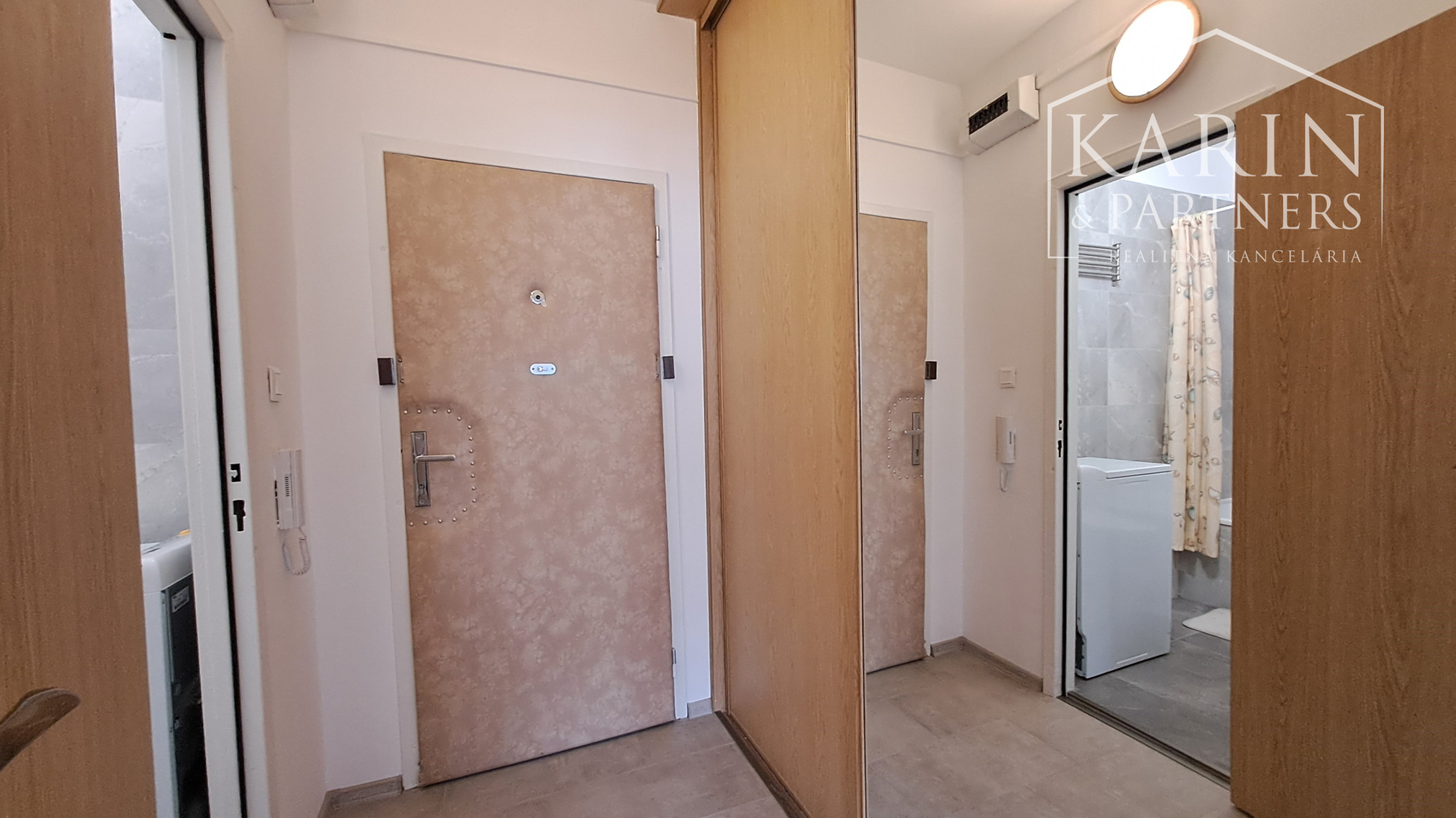 Prenájom zariadený 2-izbový byt, dve lodžie, Šustekova ul., Bratislava V Petržalka