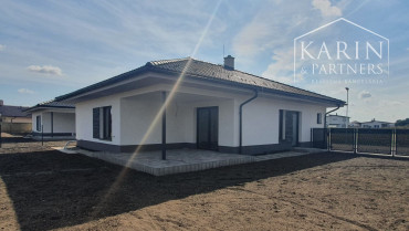 Predaj - Rodinný dom ,, Typ Bungalov " v obci Láb - okr. Malacky