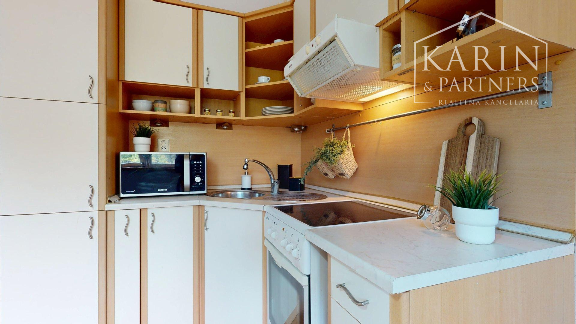 REZERVOVANÉ- 2-izbový byt v centre Rače | Plickova ulica | blízko viníc a lesa