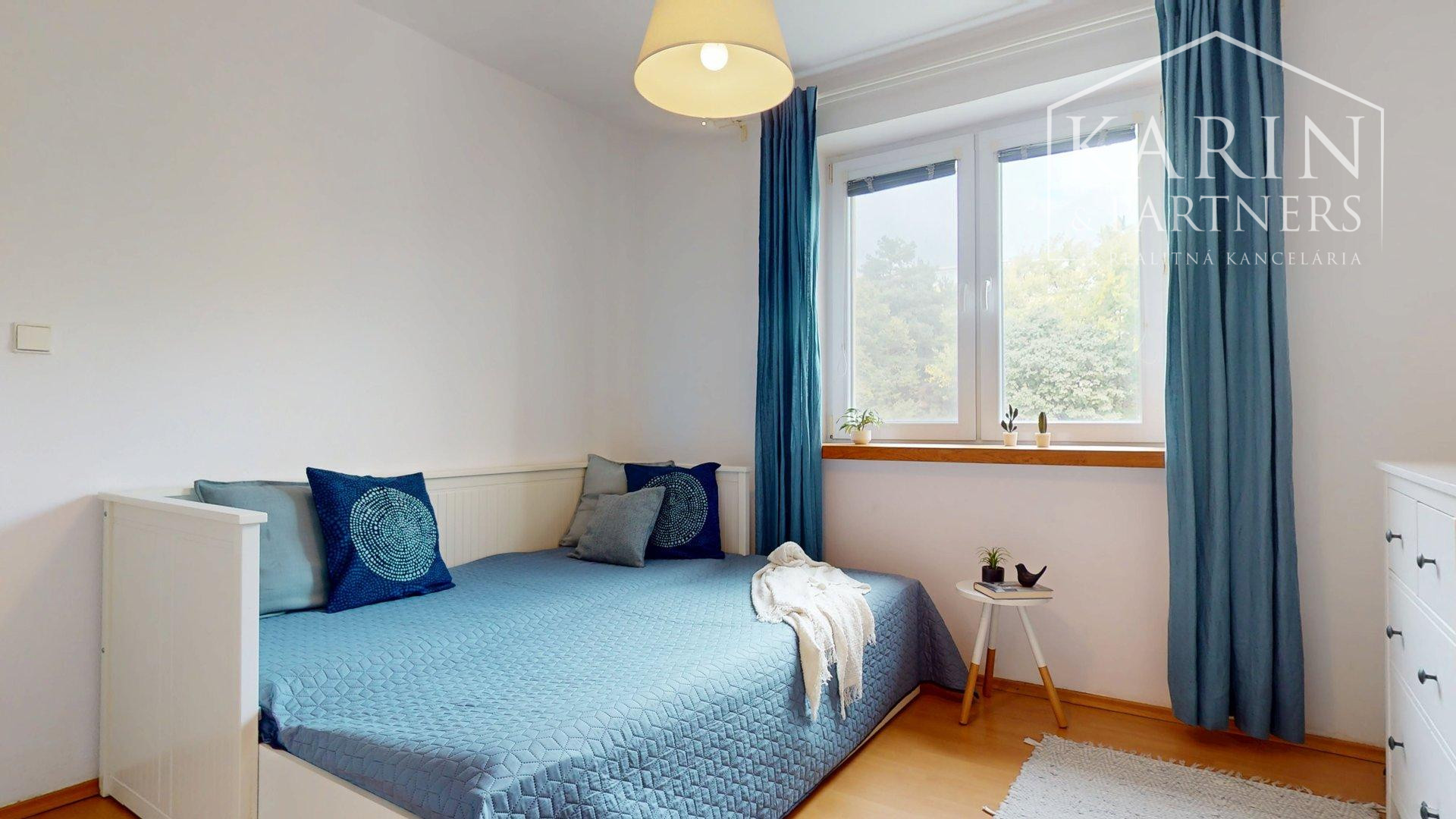 REZERVOVANÉ- 2-izbový byt v centre Rače | Plickova ulica | blízko viníc a lesa