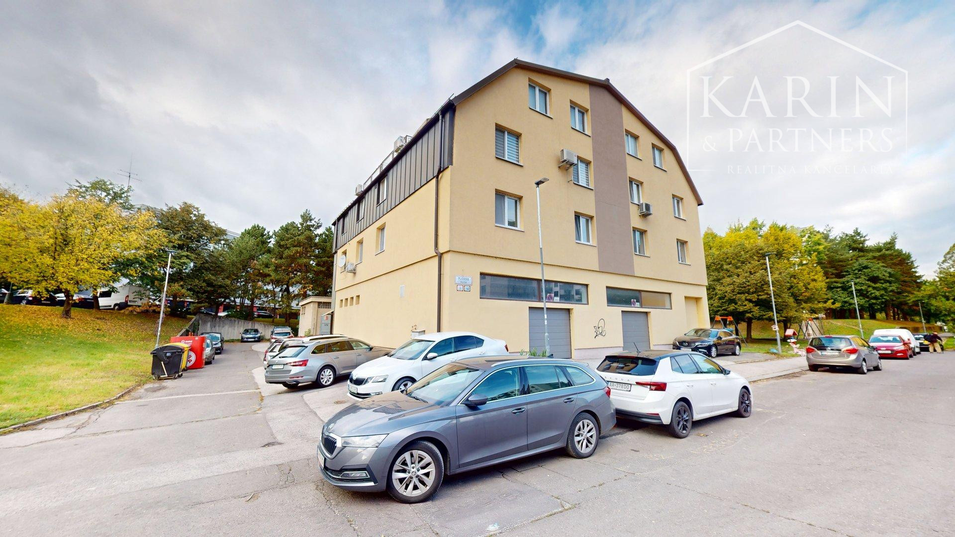 REZERVOVANÉ- 2-izbový byt v centre Rače | Plickova ulica | blízko viníc a lesa