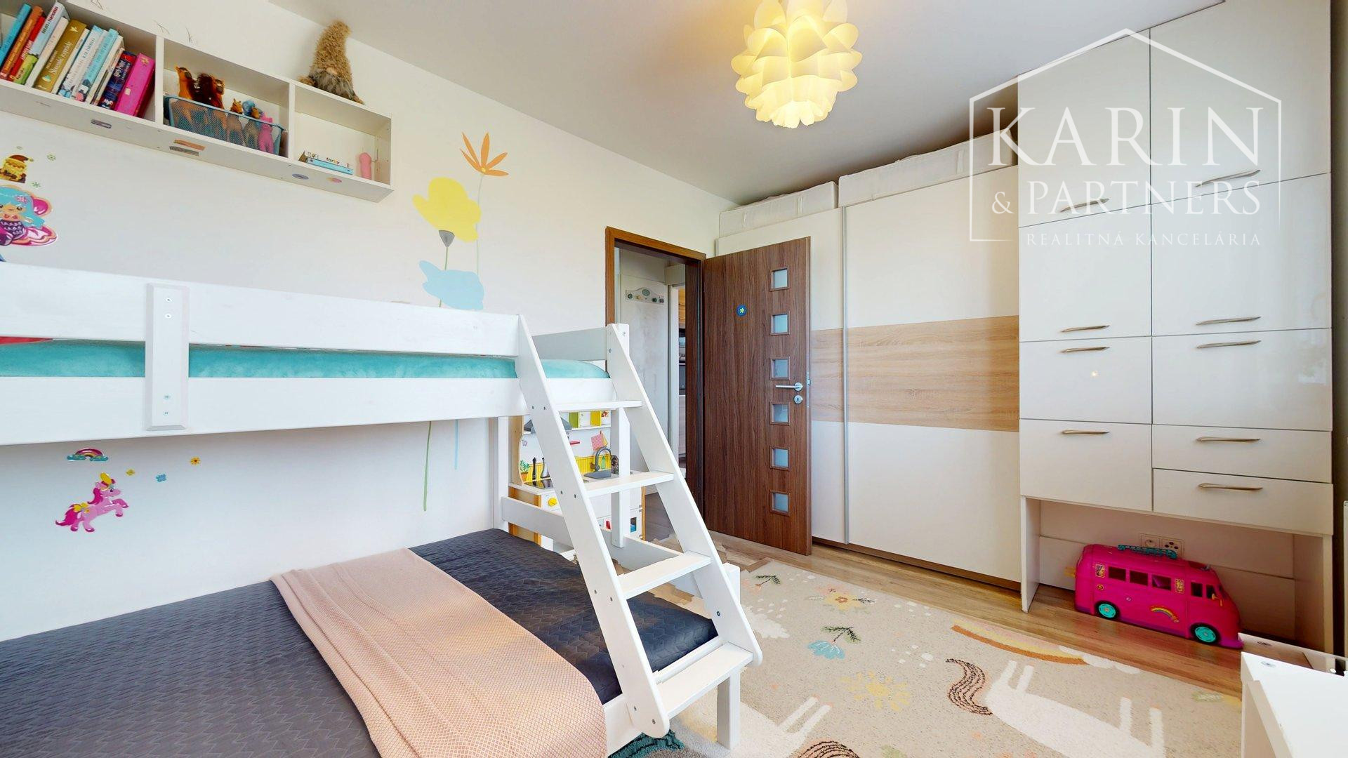 REZERVOVANÉ - Veľmi pekný 2 izbový byt v Novej Dedinke na predaj