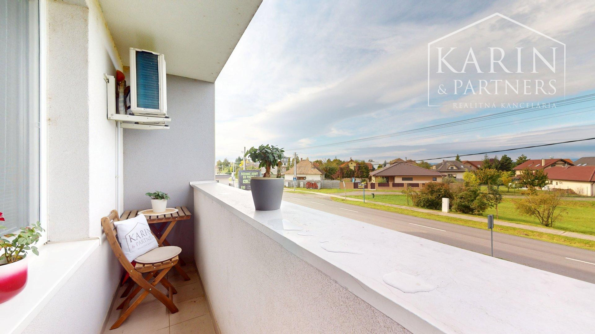 REZERVOVANÉ - Veľmi pekný 2 izbový byt v Novej Dedinke na predaj