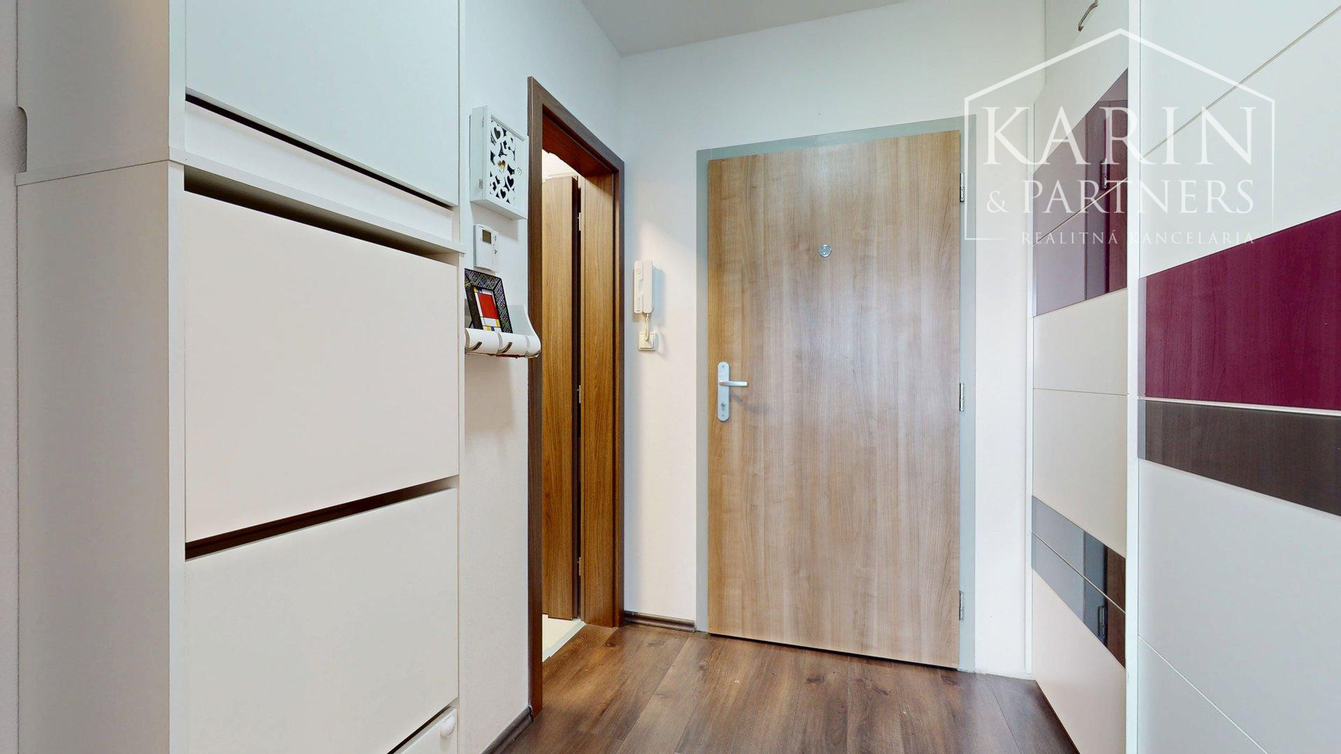 REZERVOVANÉ - Veľmi pekný 2 izbový byt v Novej Dedinke na predaj