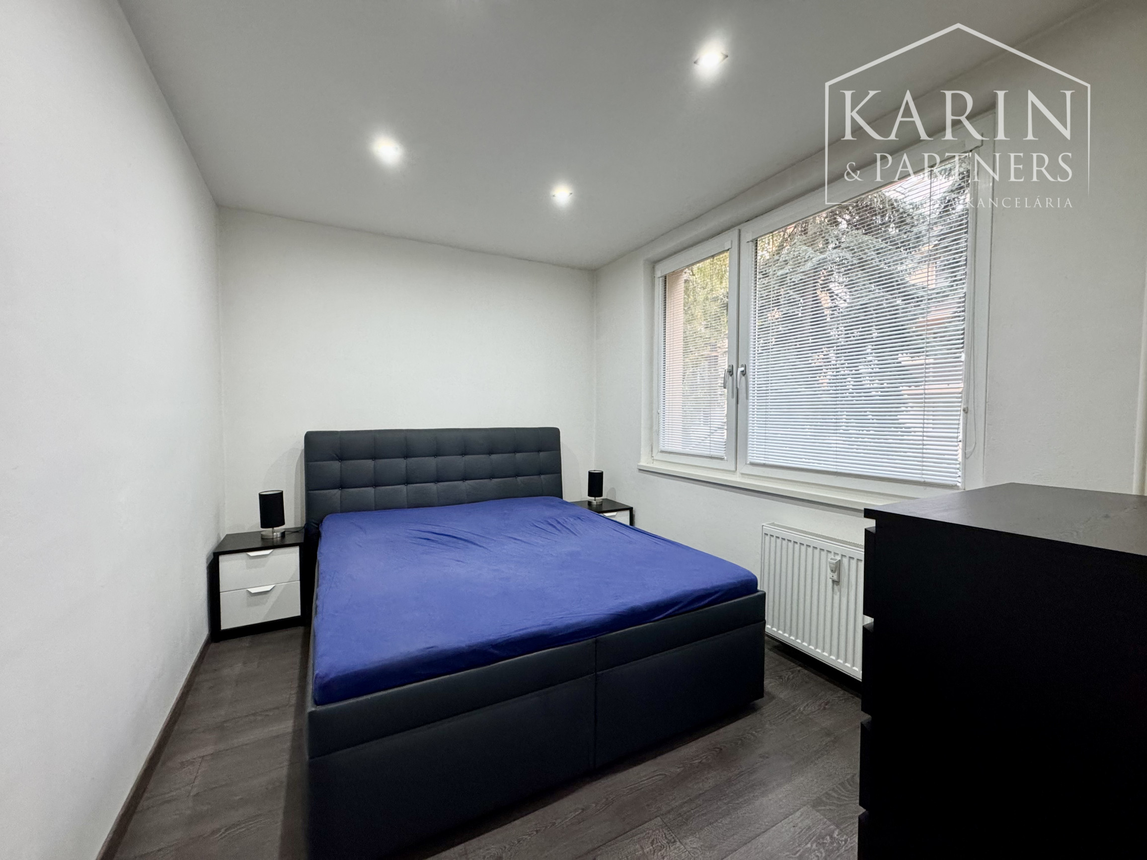 2i ZARIADENÝ BYT NA PREDAJ, HOLÍČ, PRI KAŠTIELI