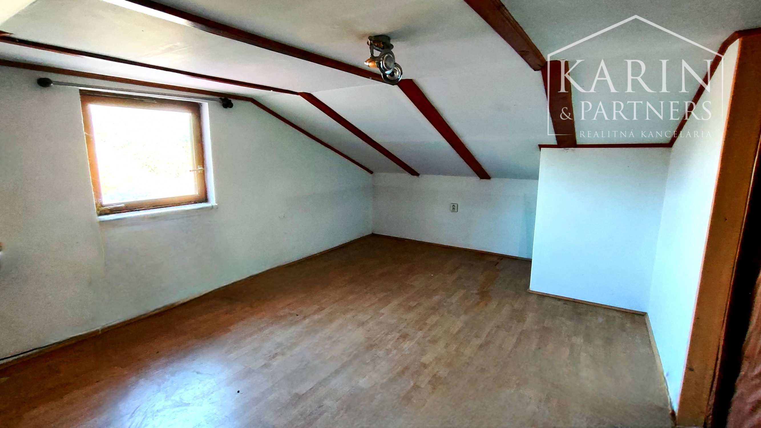 Exkluzívne: Rodinný dom Vinodol, 4-izbový, / Nitra 15km /