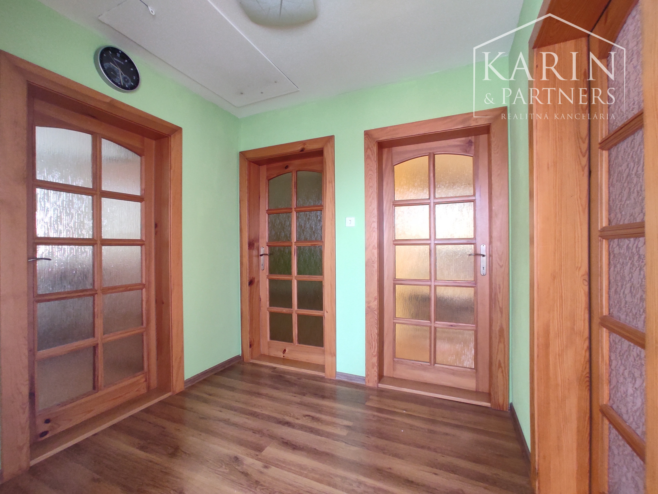 Dvojgeneračný 5-izbový rodinný dom, Ivanka pri Dunaji