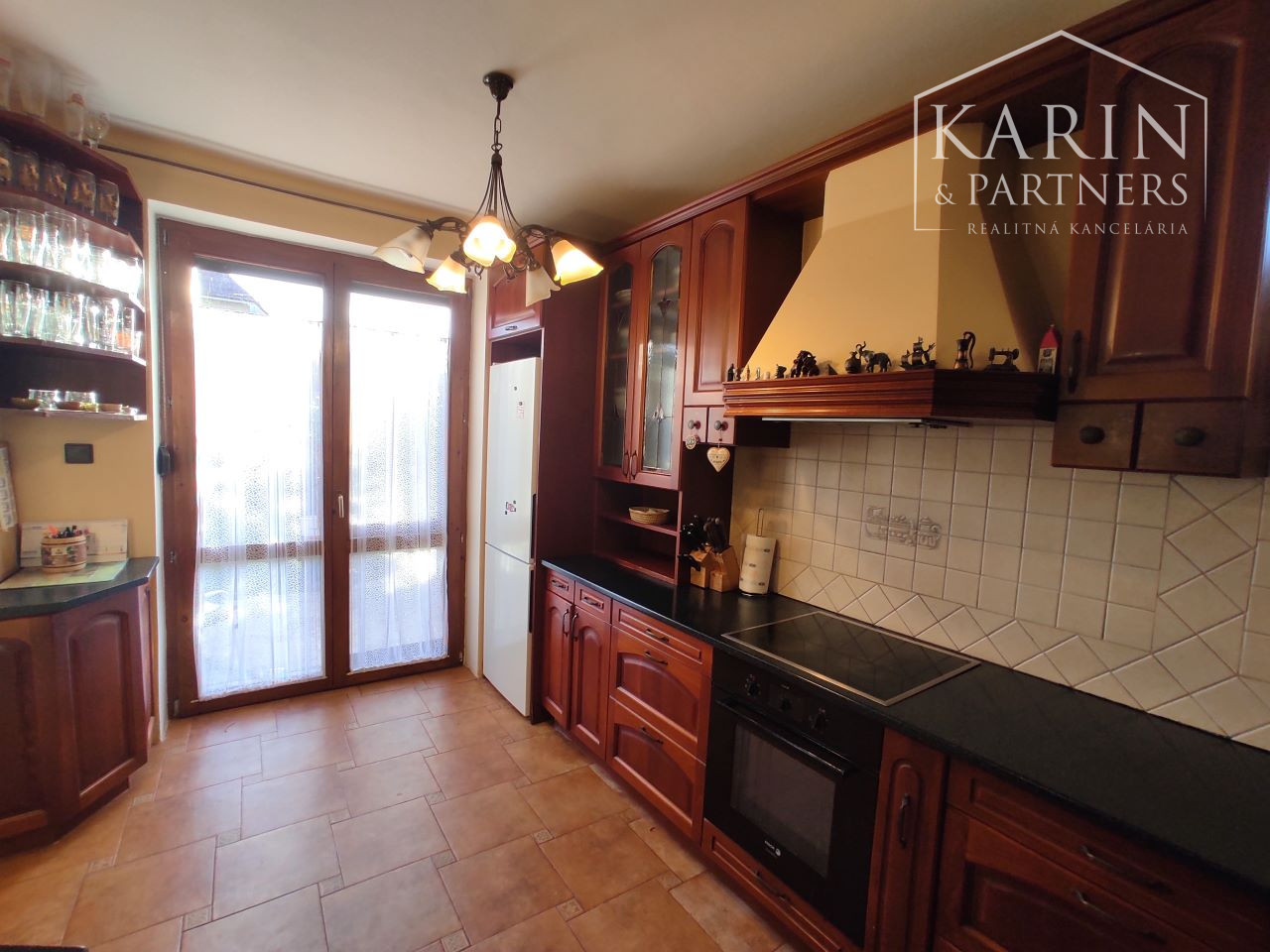 Dvojgeneračný 5-izbový rodinný dom, Ivanka pri Dunaji