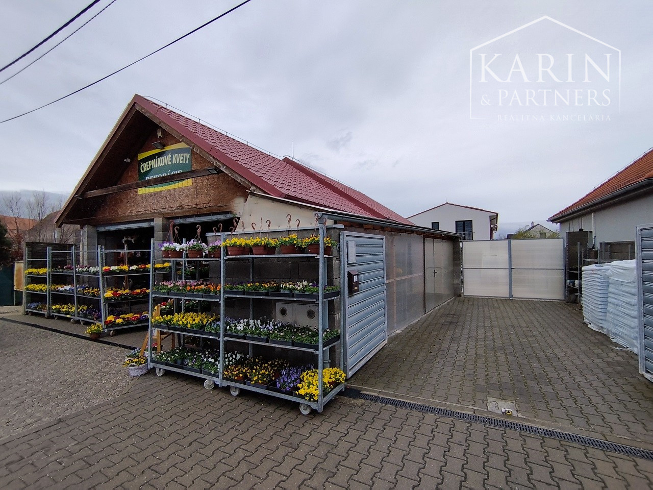 Obchodný priestor so skladom a pozemkom, Veľký Biel
