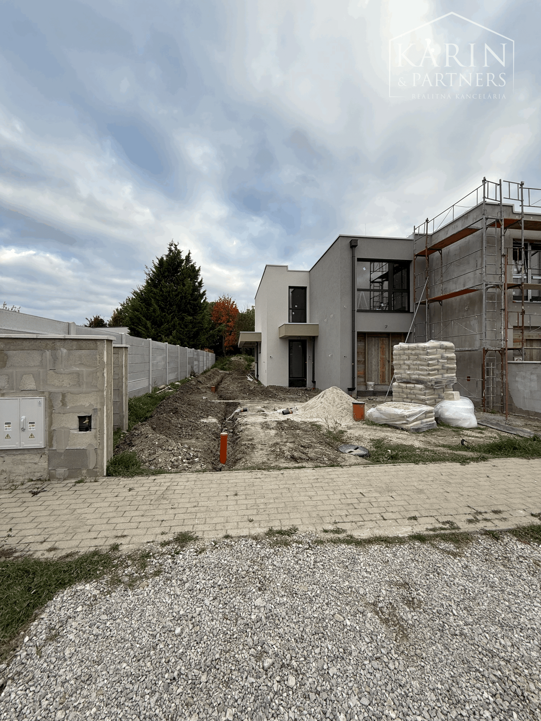 Na predaj rodinný dom, dvojdom A, v Šamoríne, ul. Podlesná