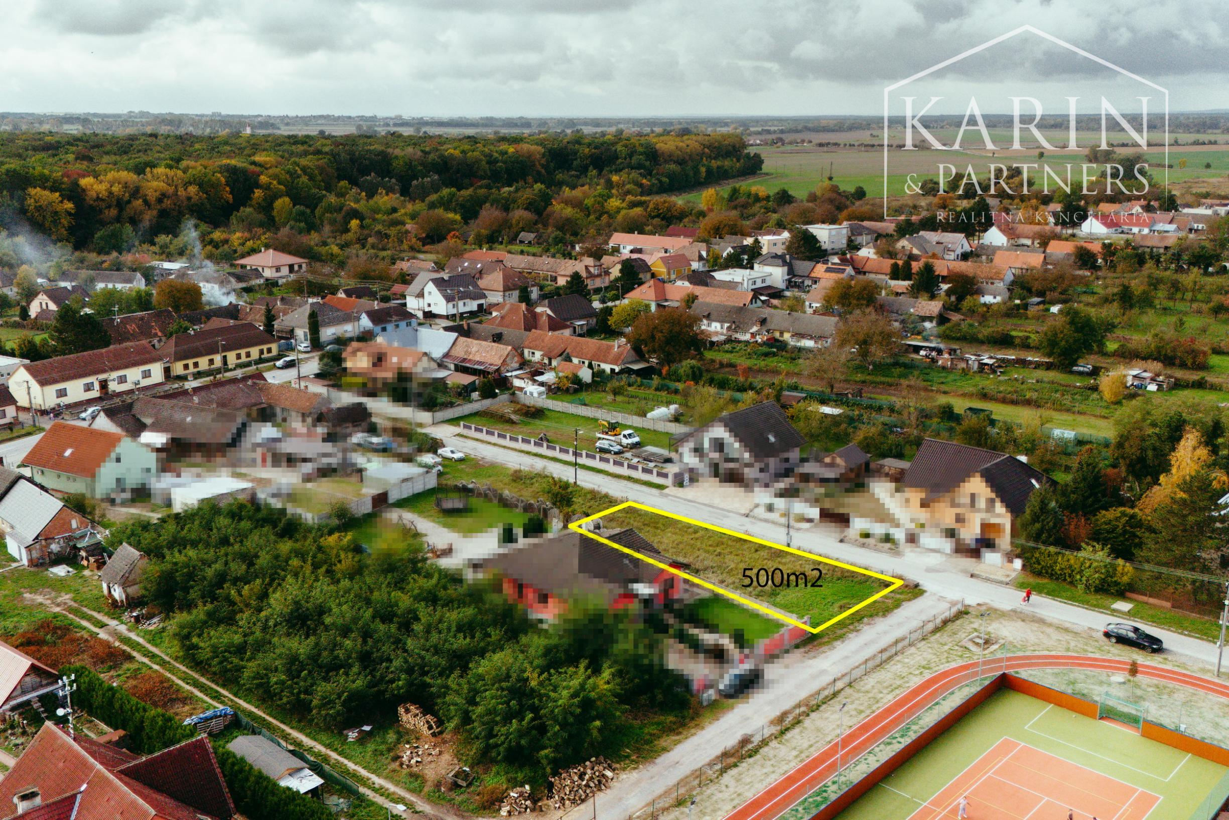 Stavebný pozemok v obci Čáry na Záhorí v tichej ulici