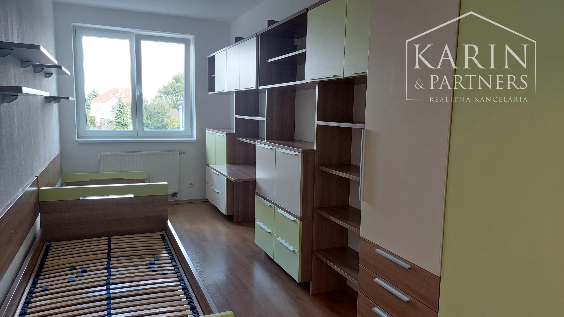 Vajnory - 3 izbový byt s loggiou, pivnicou  a parkovaním