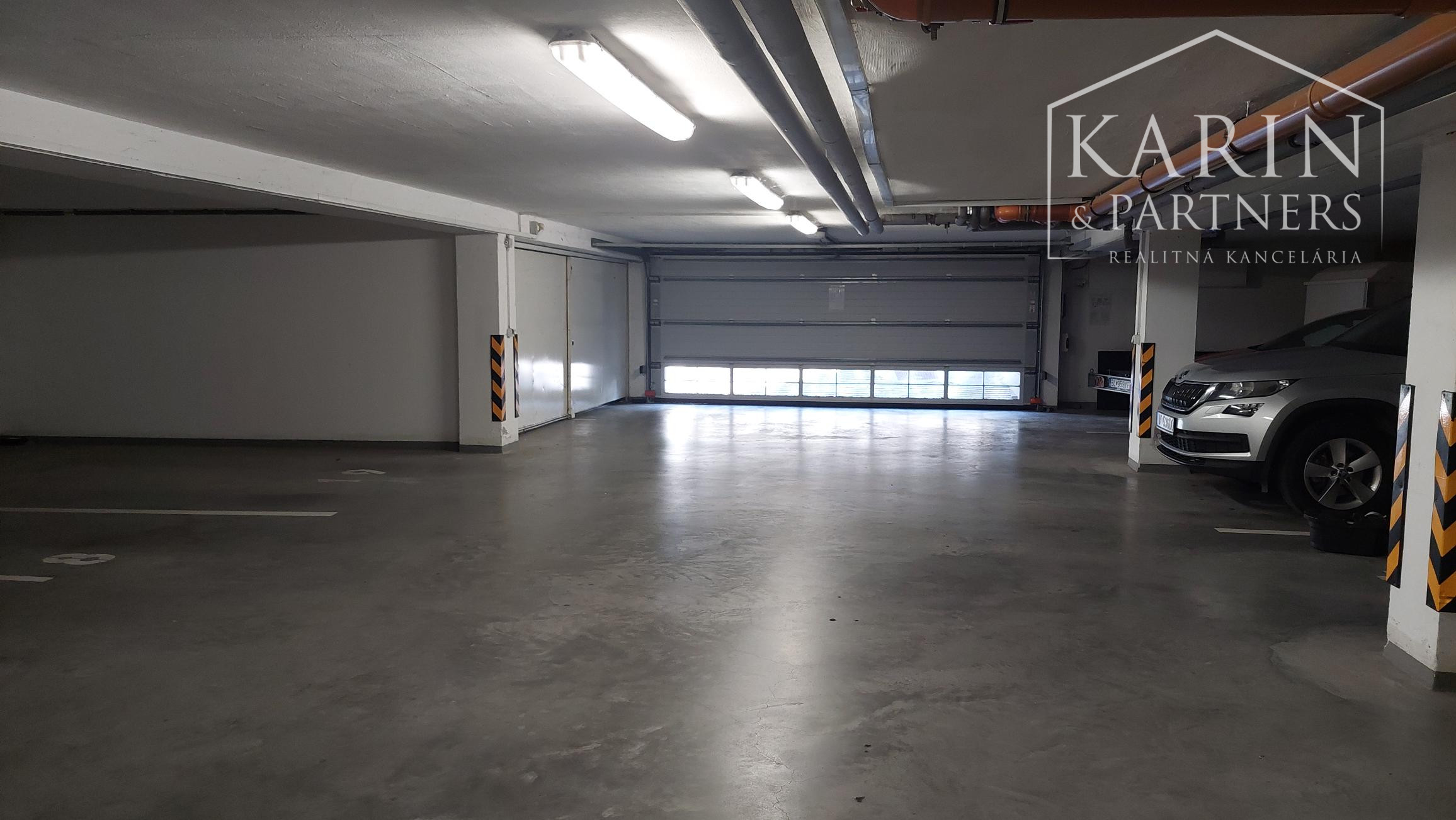 Vajnory - 3 izbový byt s loggiou, pivnicou  a parkovaním