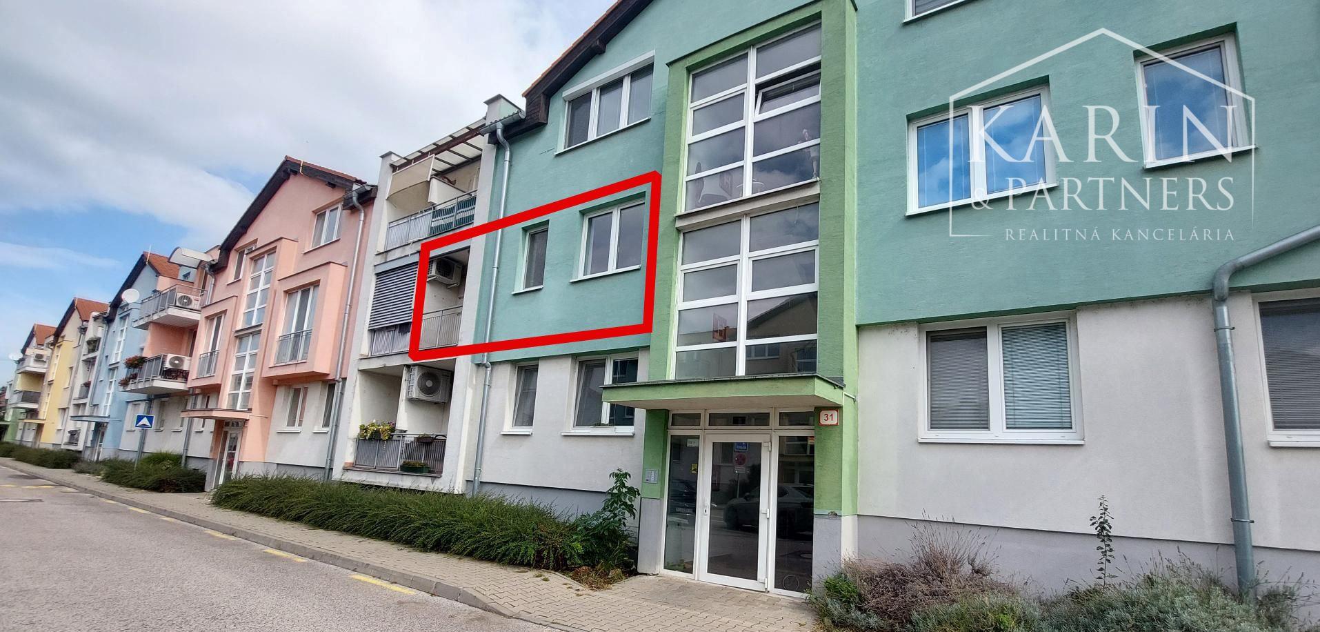 Vajnory - 3 izbový byt s loggiou, pivnicou  a parkovaním