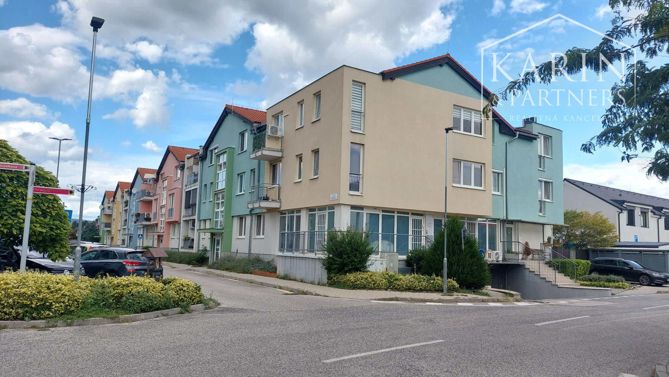 Vajnory - 3 izbový byt s loggiou, pivnicou  a parkovaním