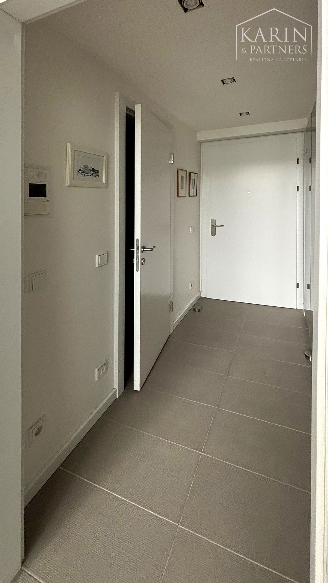 Prenájom – 2 izbový byt na prémiovej adrese v komplexe Eurovea – BA I