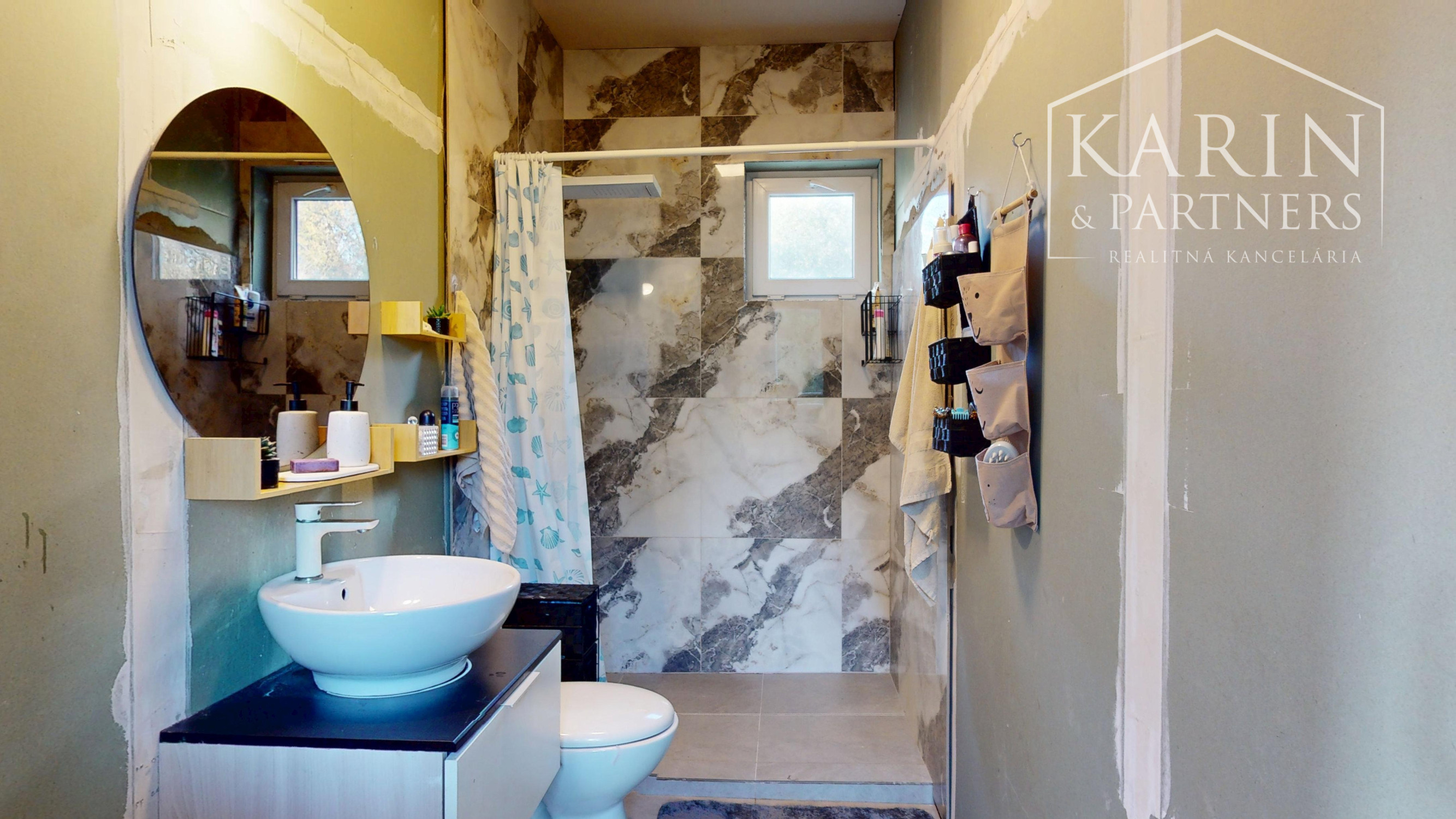 KOMPLETNE ZARIADENÁ NOVOSTAVBA REKREAČNEJ CHATY