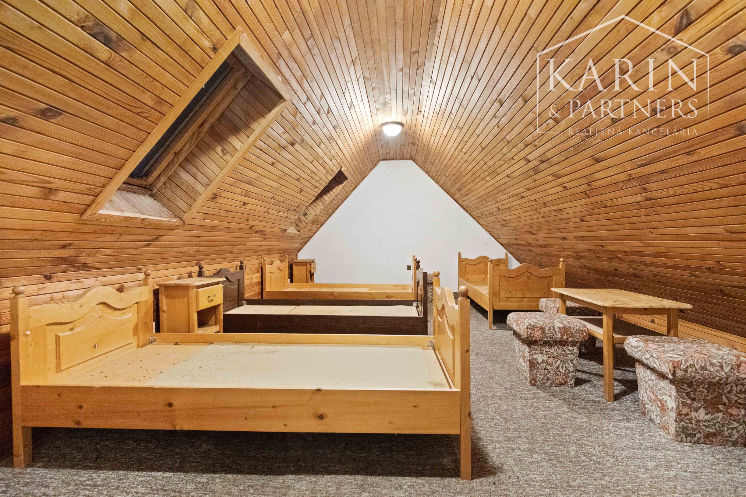 NA PREDAJ – REŠTAURÁCIA S UBYTOVANÍM V HOLÍČI