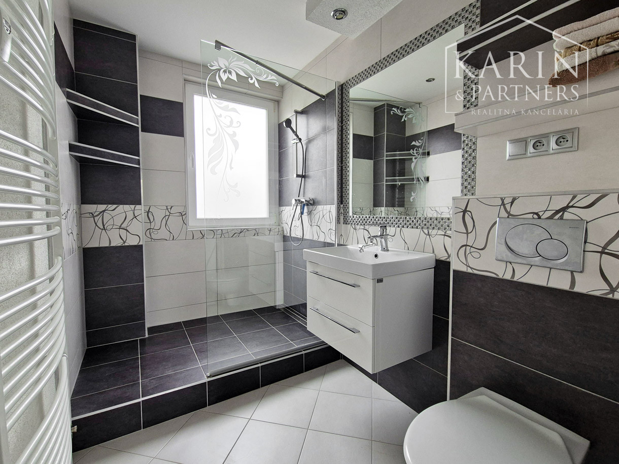 **REZERVOVANÝ**  2-izbový byt s balkónom A. Kubinu v Trnave