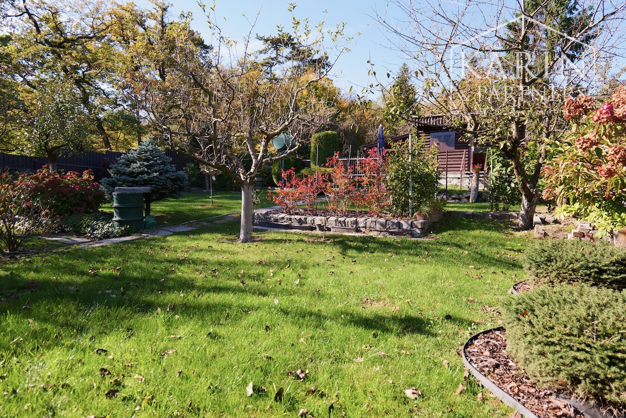 Stavebný pozemok 399 m² – tichá lokalita pri lese, Pekná cesta, Bratislava