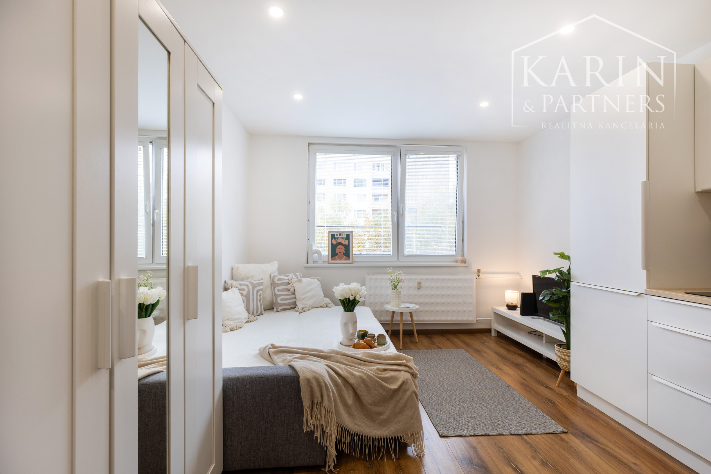 REZERVOVANÝ - Garsónka, ktorá vás zaujme: štýlový štartovací byt na Chrenovej – Nitra