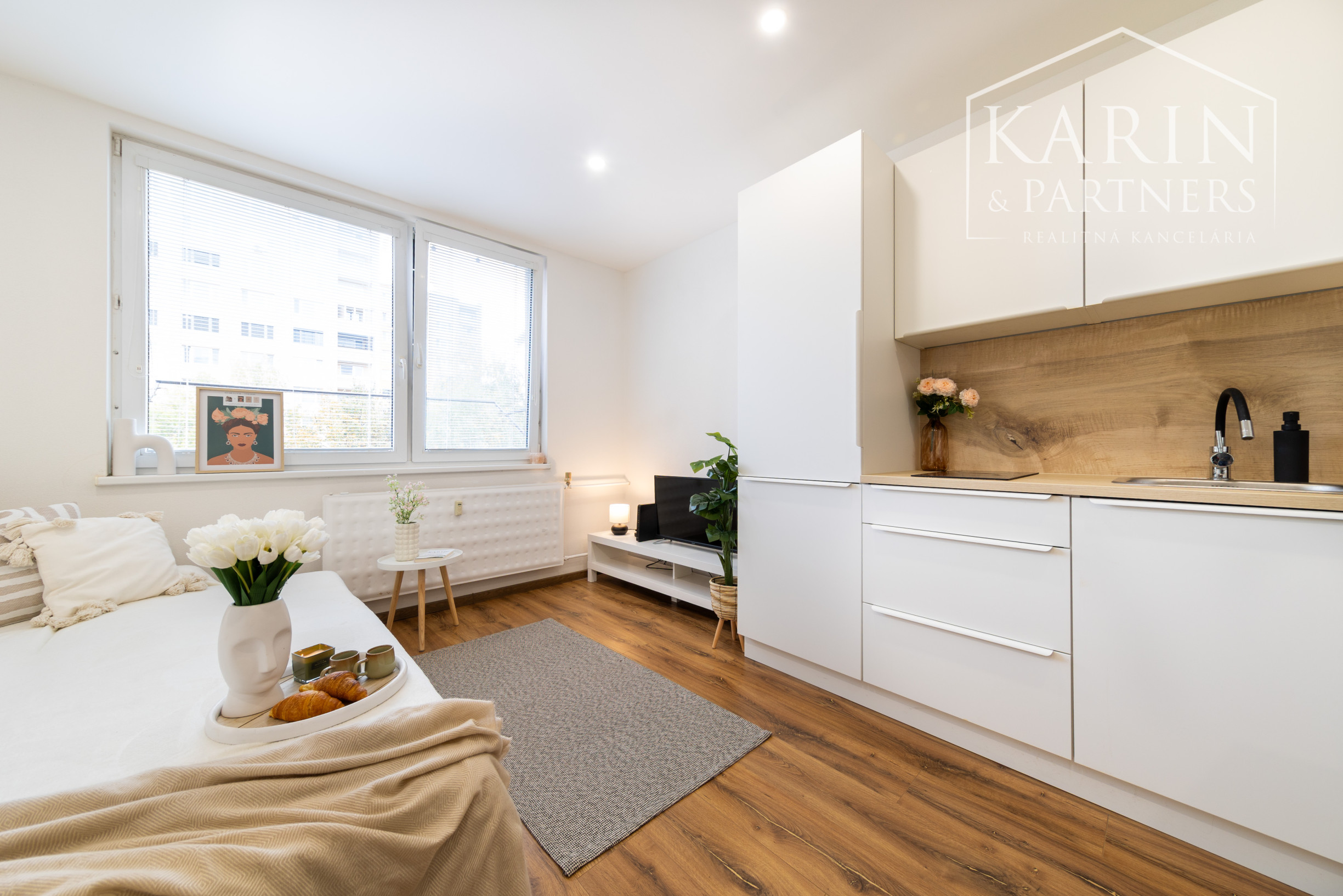 REZERVOVANÝ - Garsónka, ktorá vás zaujme: štýlový štartovací byt na Chrenovej – Nitra