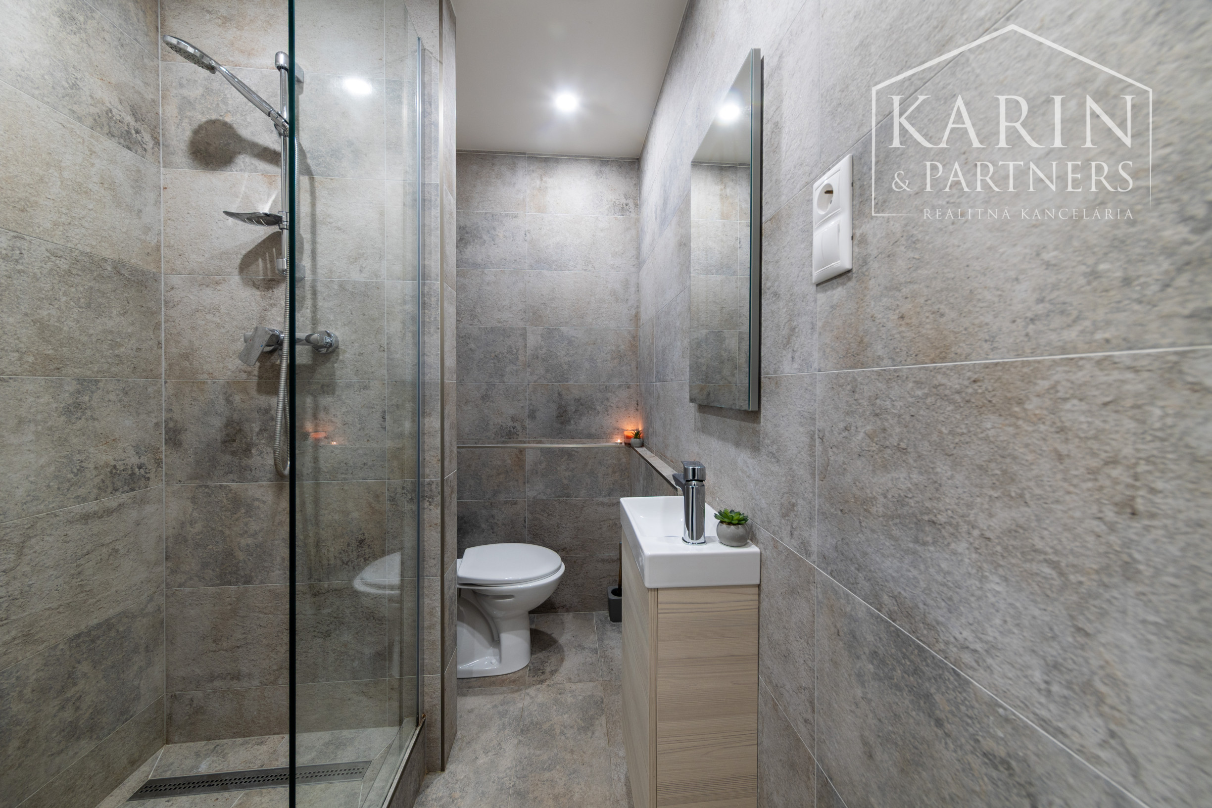 REZERVOVANÝ - Garsónka, ktorá vás zaujme: štýlový štartovací byt na Chrenovej – Nitra