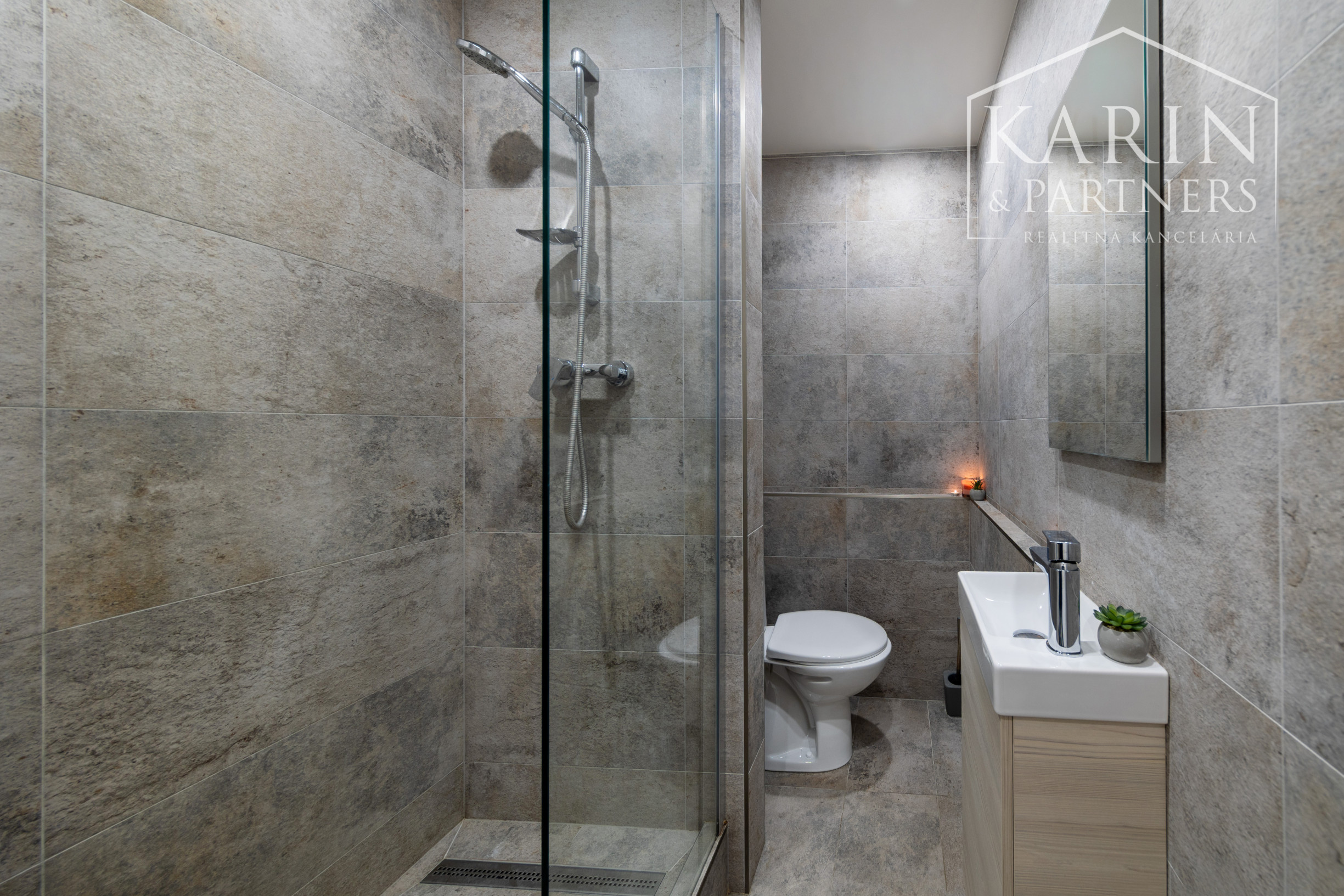 REZERVOVANÝ - Garsónka, ktorá vás zaujme: štýlový štartovací byt na Chrenovej – Nitra