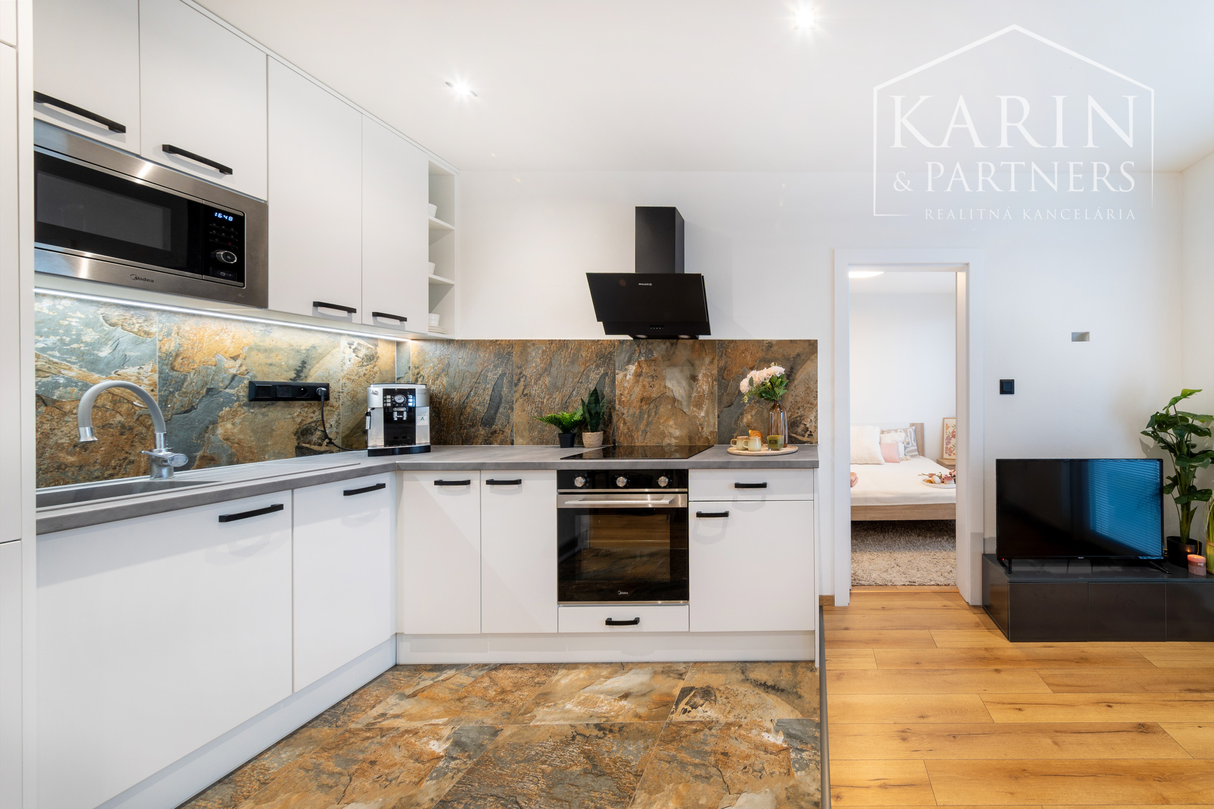 REZERVOVANÝ - 1-izbový byt s balkónom v obľúbenej lokalite Nitra – Chrenová