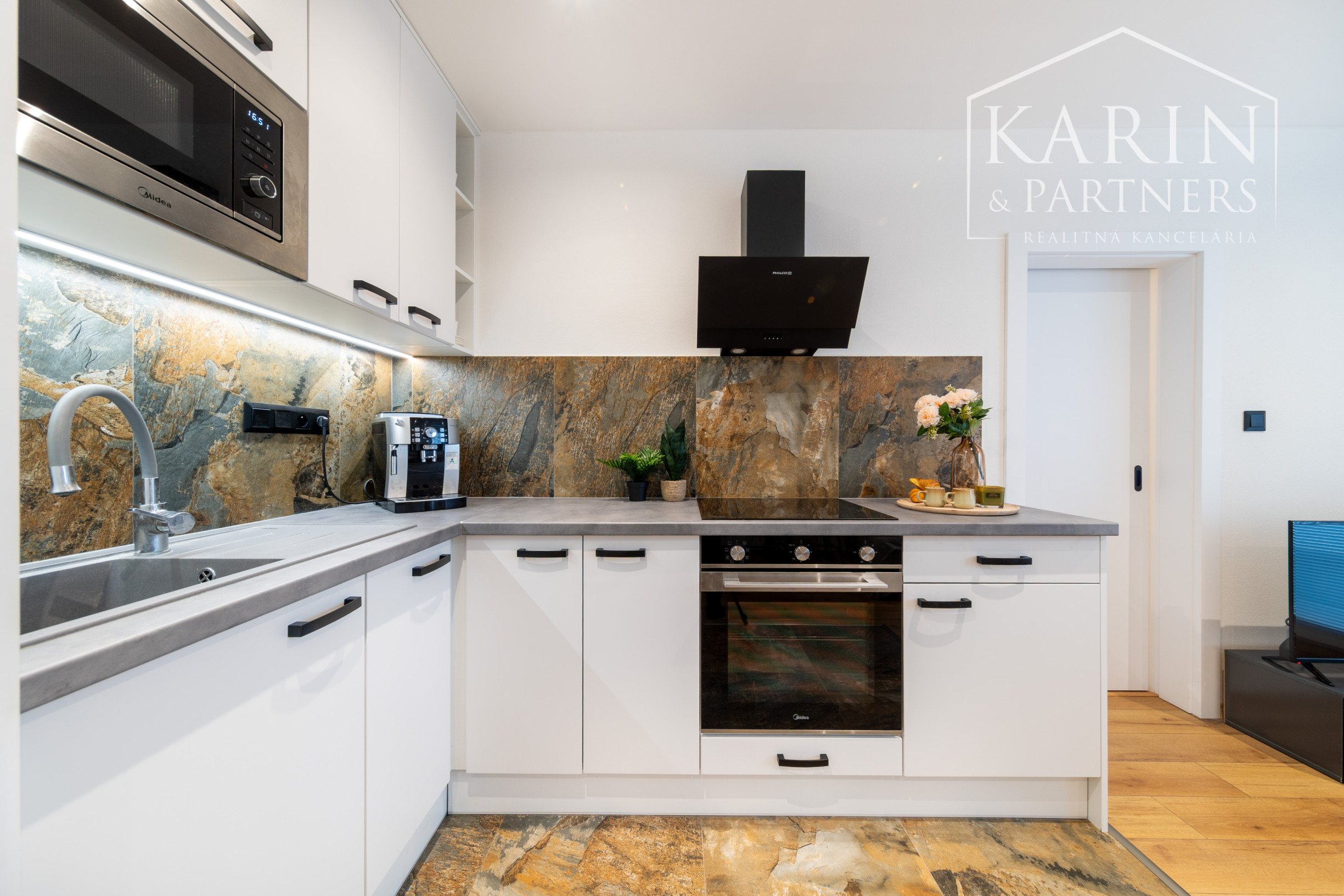 REZERVOVANÝ - 1-izbový byt s balkónom v obľúbenej lokalite Nitra – Chrenová