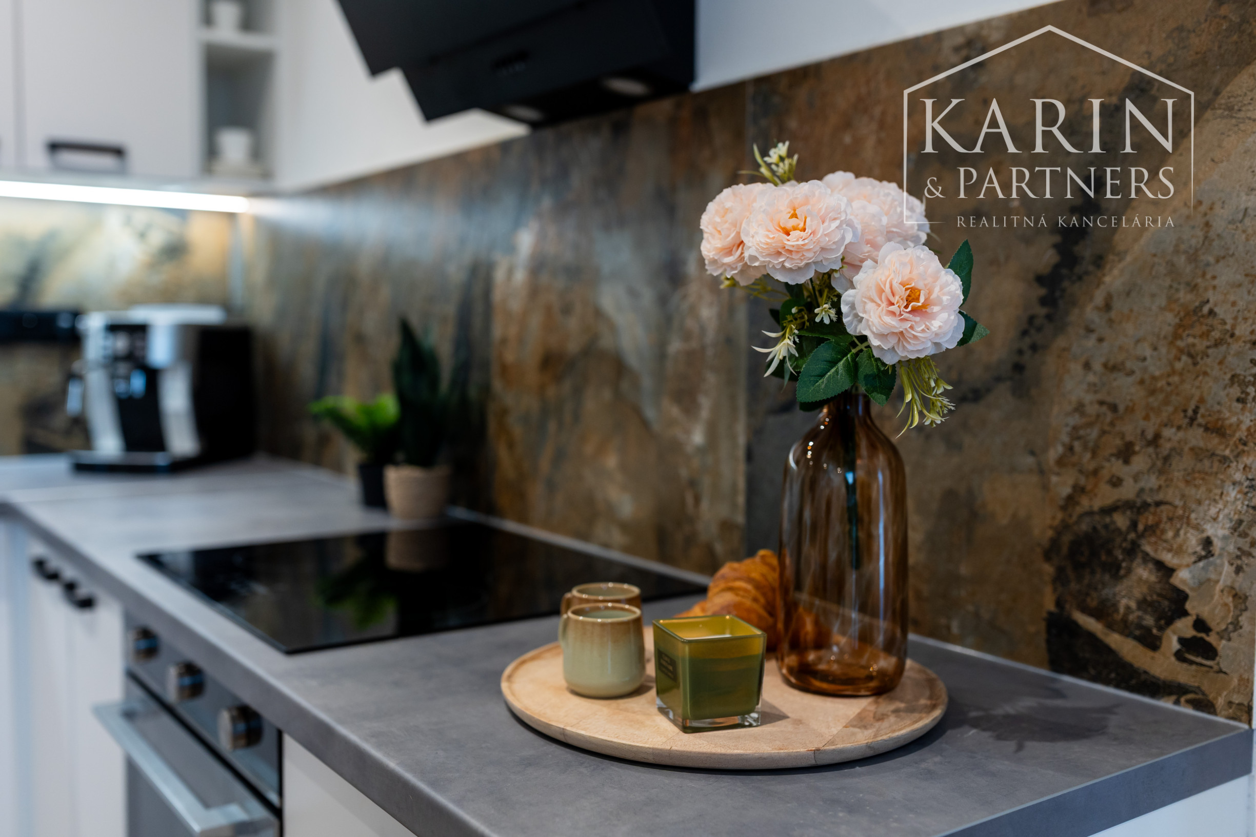 REZERVOVANÝ - 1-izbový byt s balkónom v obľúbenej lokalite Nitra – Chrenová