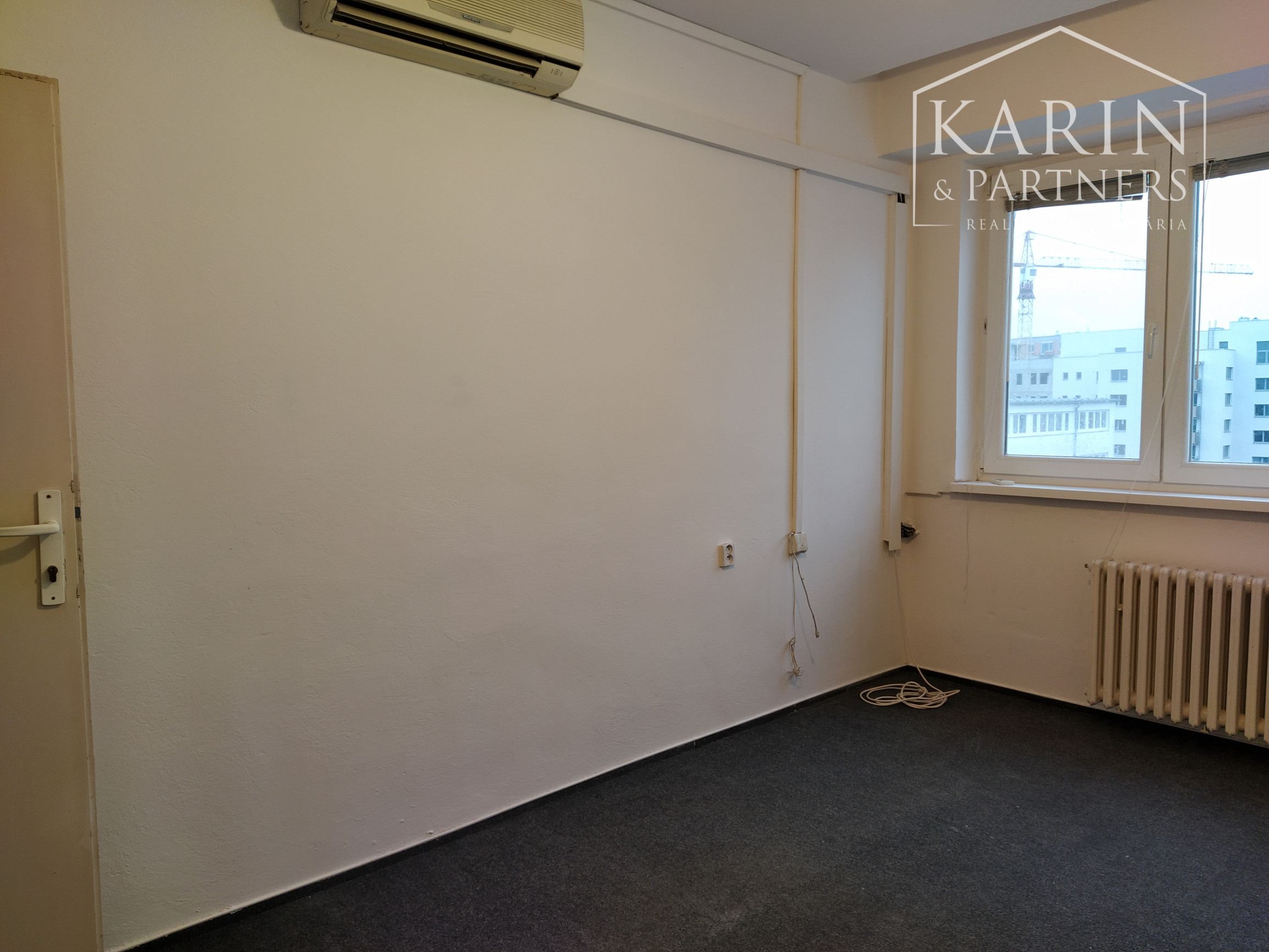 Prenájom LEN: 160.-€/ mesiac kancelária/ sklad 16m2 + parkovacie miesto, Bulharská ul., BA II., Trnávka