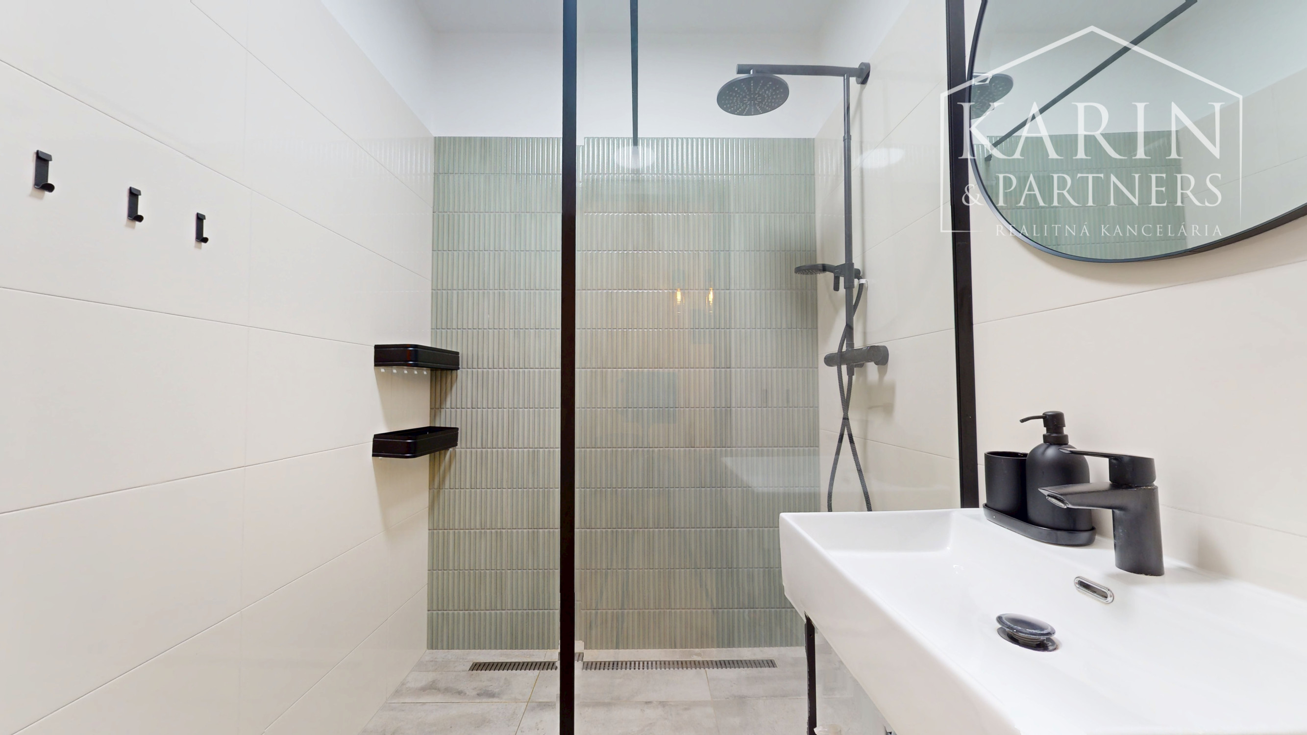 Kompletne zrekonštruovaný zariadený 3IB s loggiou a pivnicou