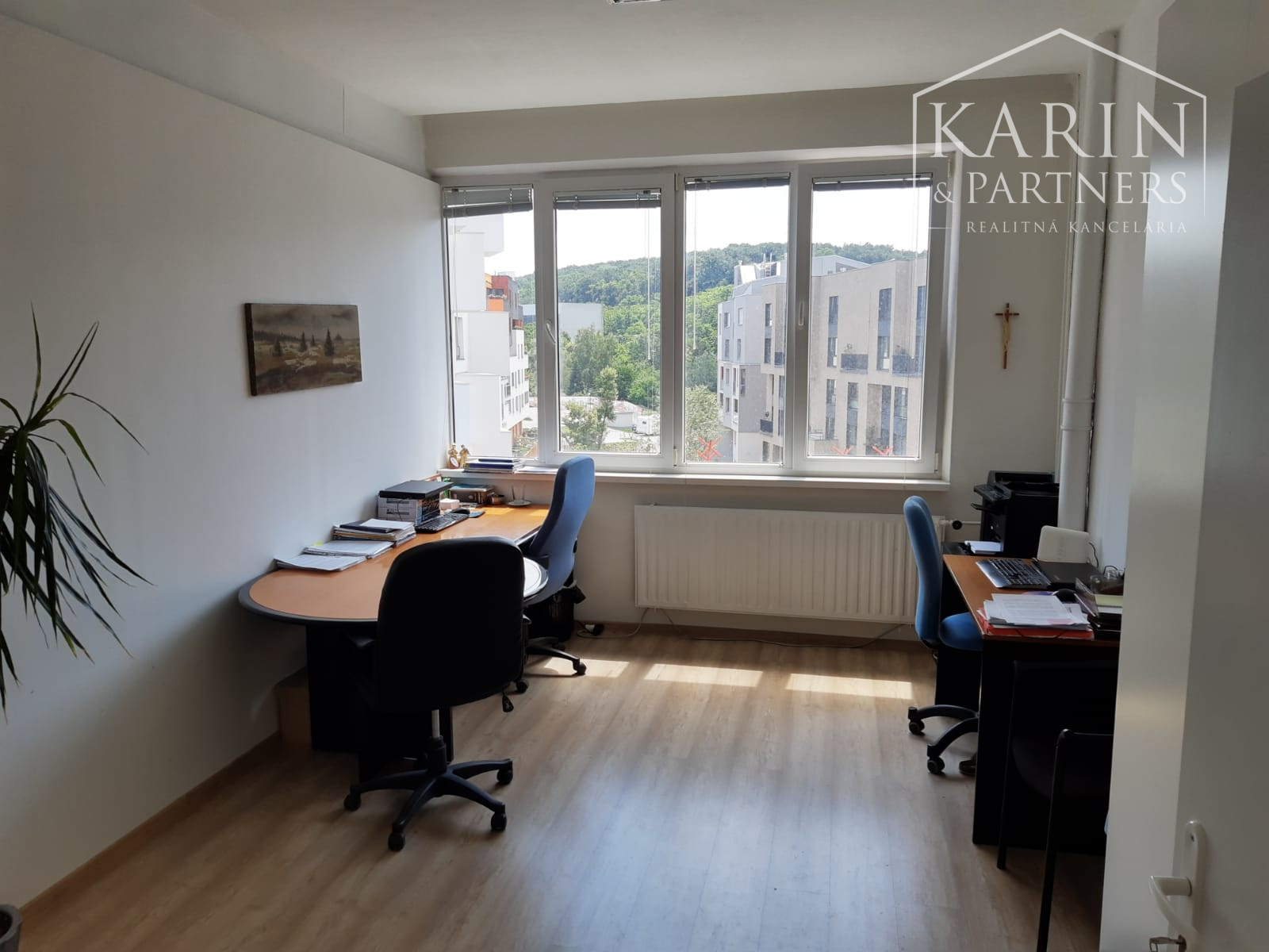 Prenájom klimatizovaná kancelária 15 m2, ul. Polianky, BA IV., Dúbravka