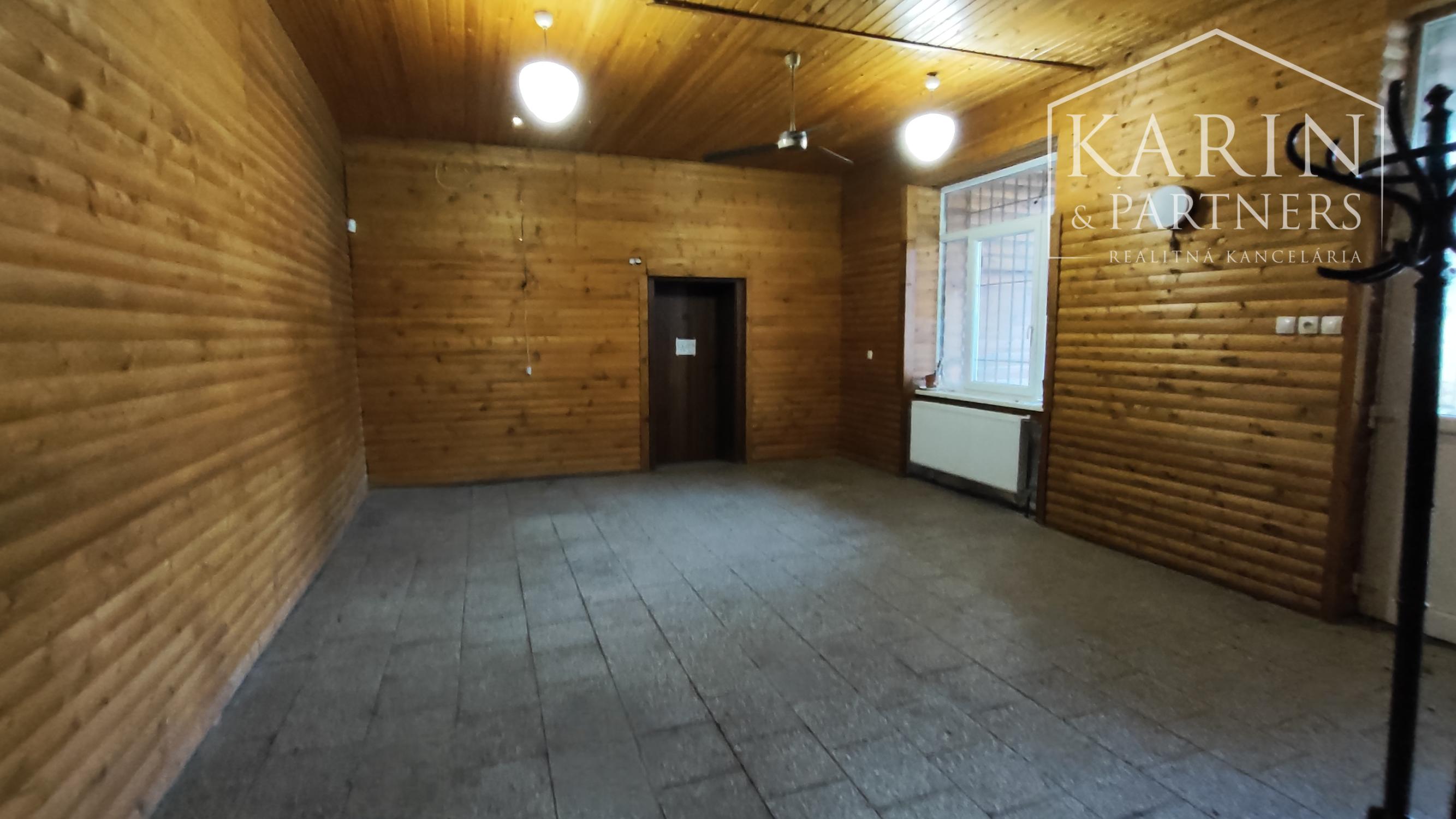 NA PREDAJ-Prevádzková budova+3i byt v centre obce Palárikovo