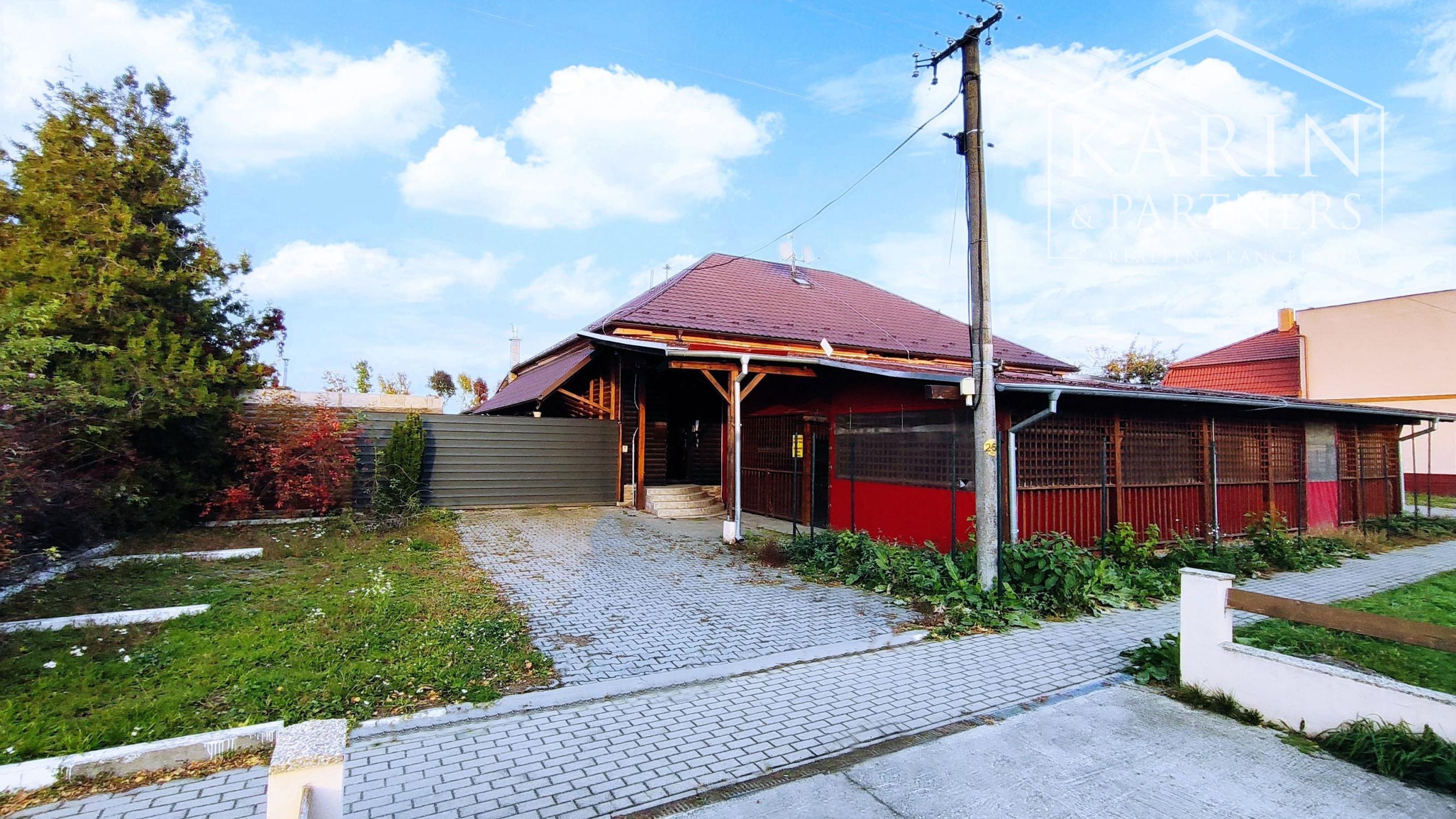 NA PREDAJ-Prevádzková budova+3i byt v centre obce Palárikovo