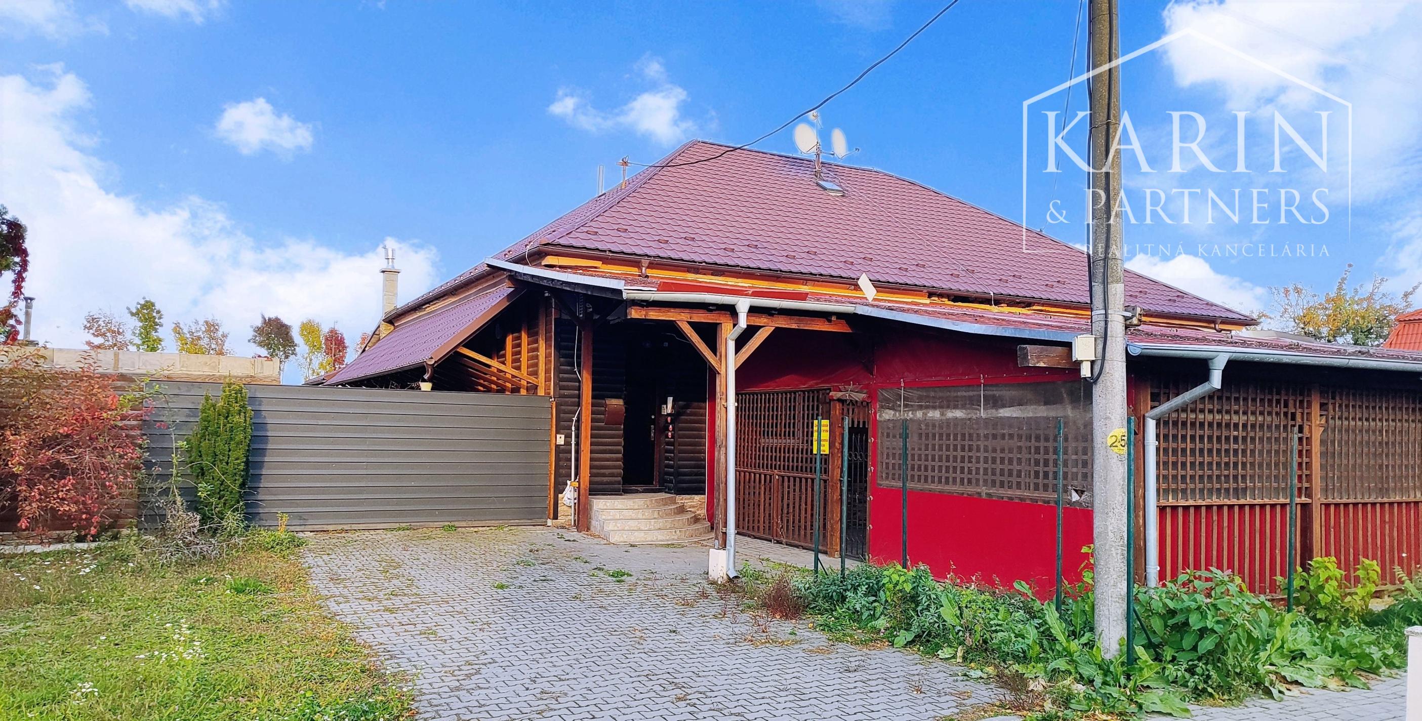 NA PREDAJ-Prevádzková budova+3i byt v centre obce Palárikovo