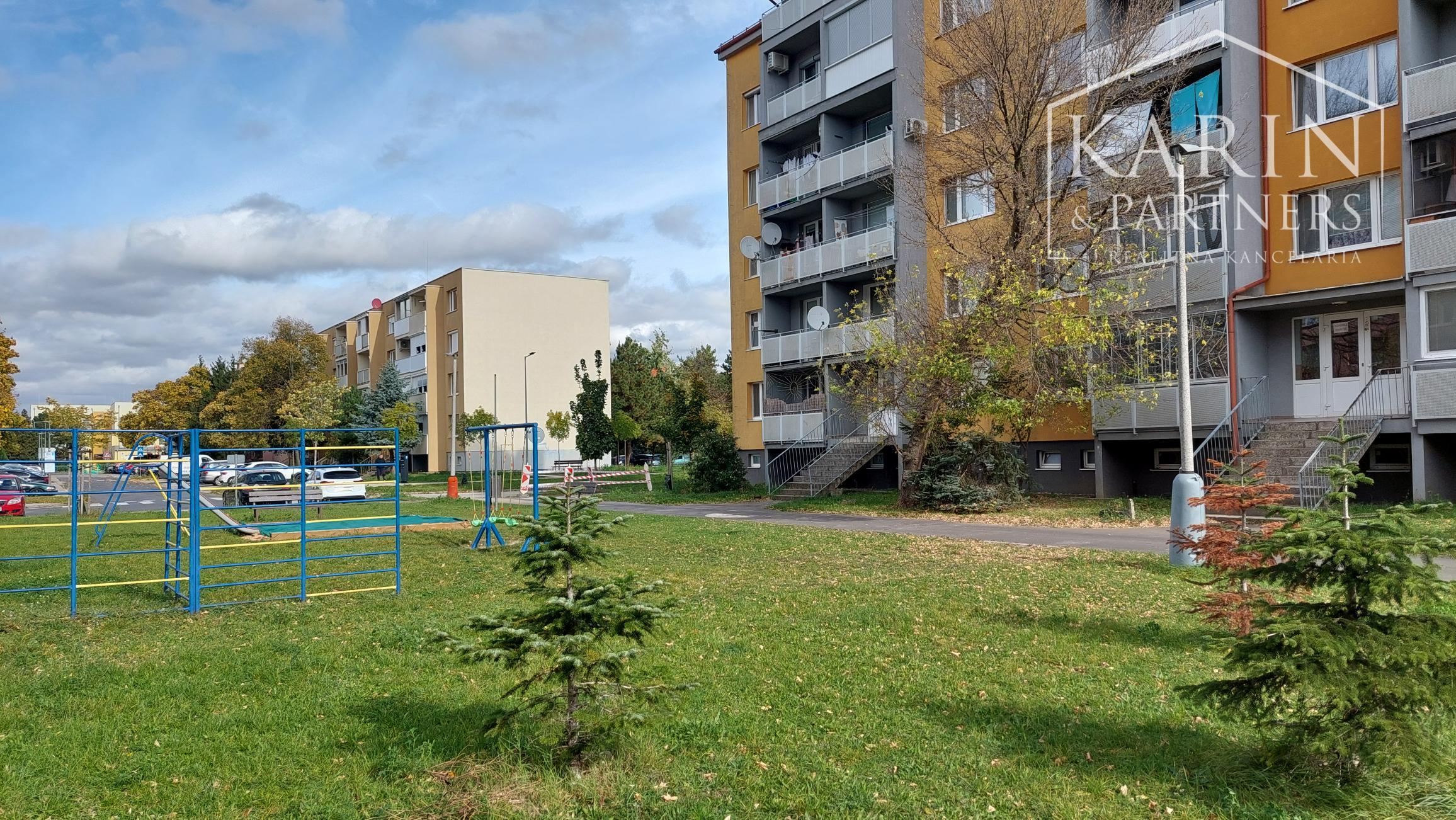 REZERVOVANÉ - 3 izbový mezanínový byt v Senci