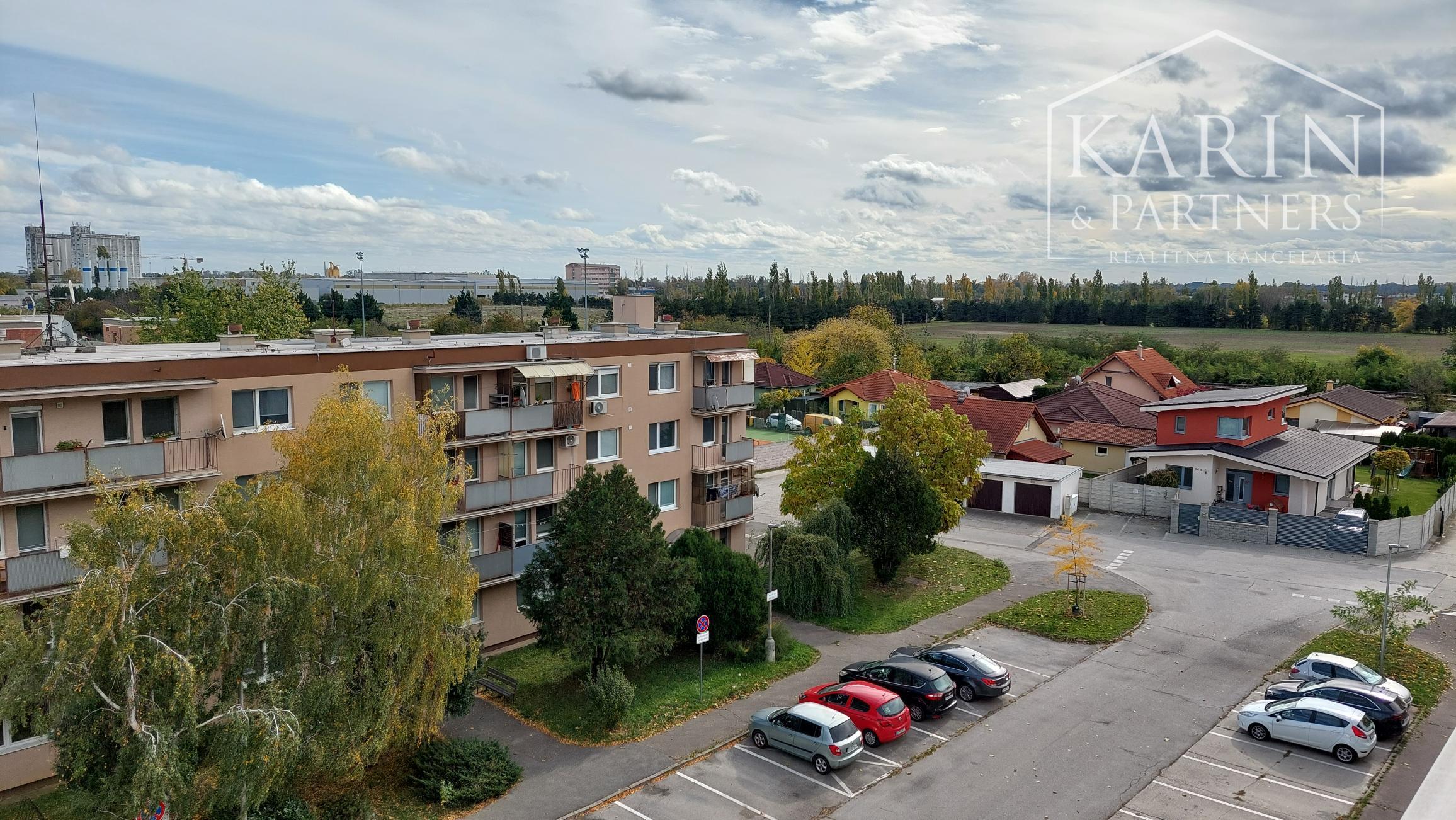 REZERVOVANÉ - 3 izbový mezanínový byt v Senci